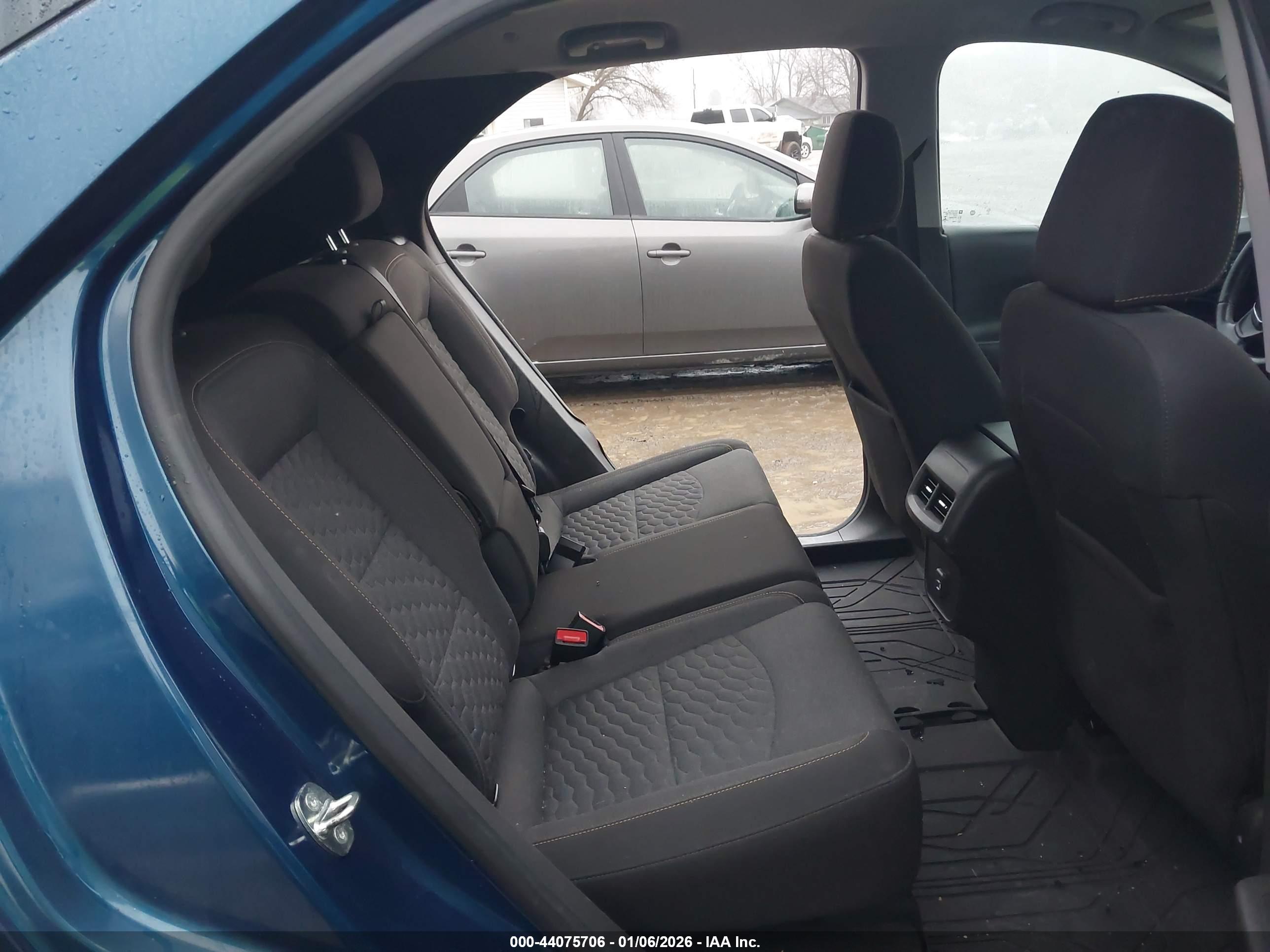 CHEVROLET EQUINOX image 8