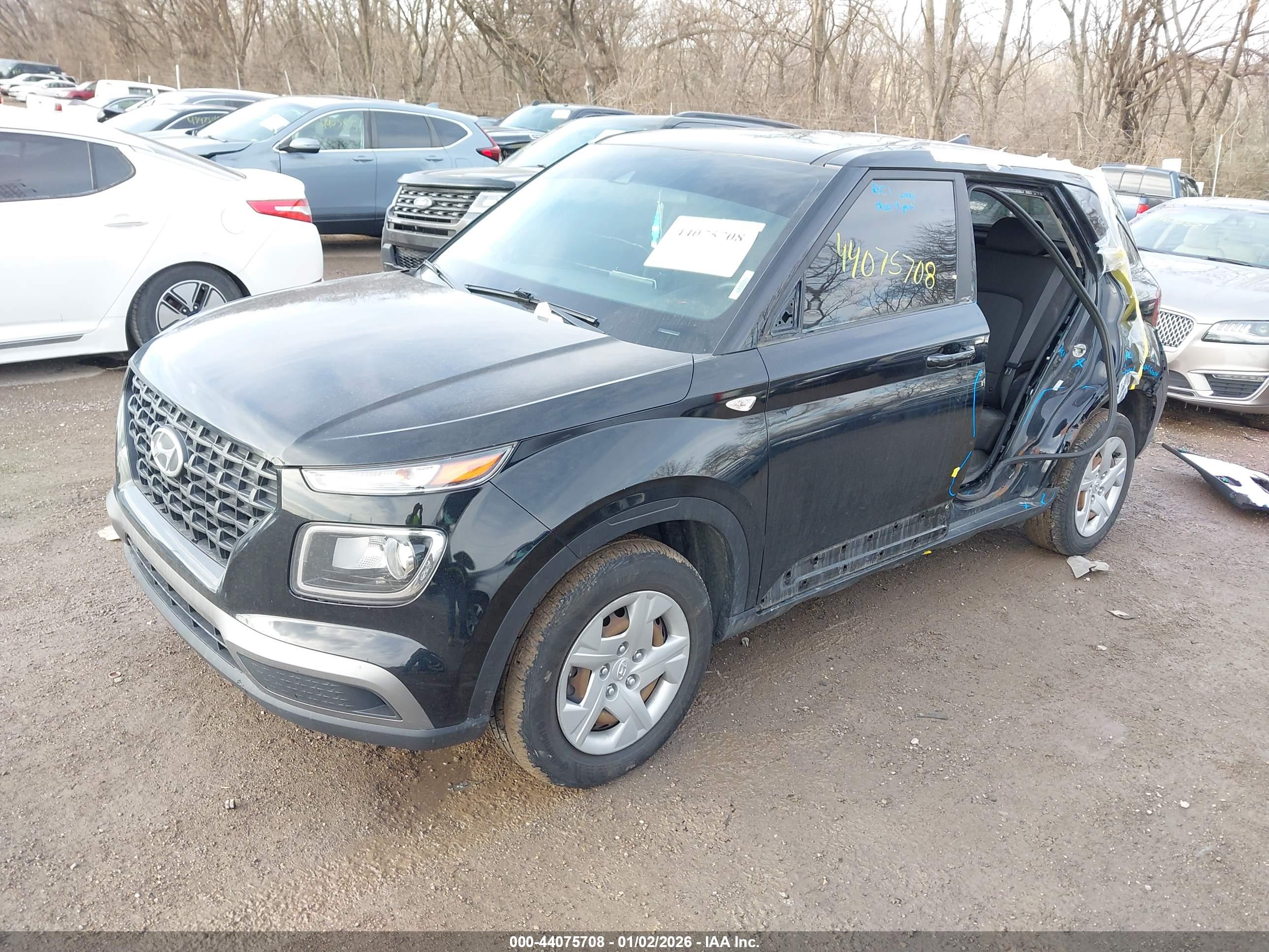 HYUNDAI VENUE image 2