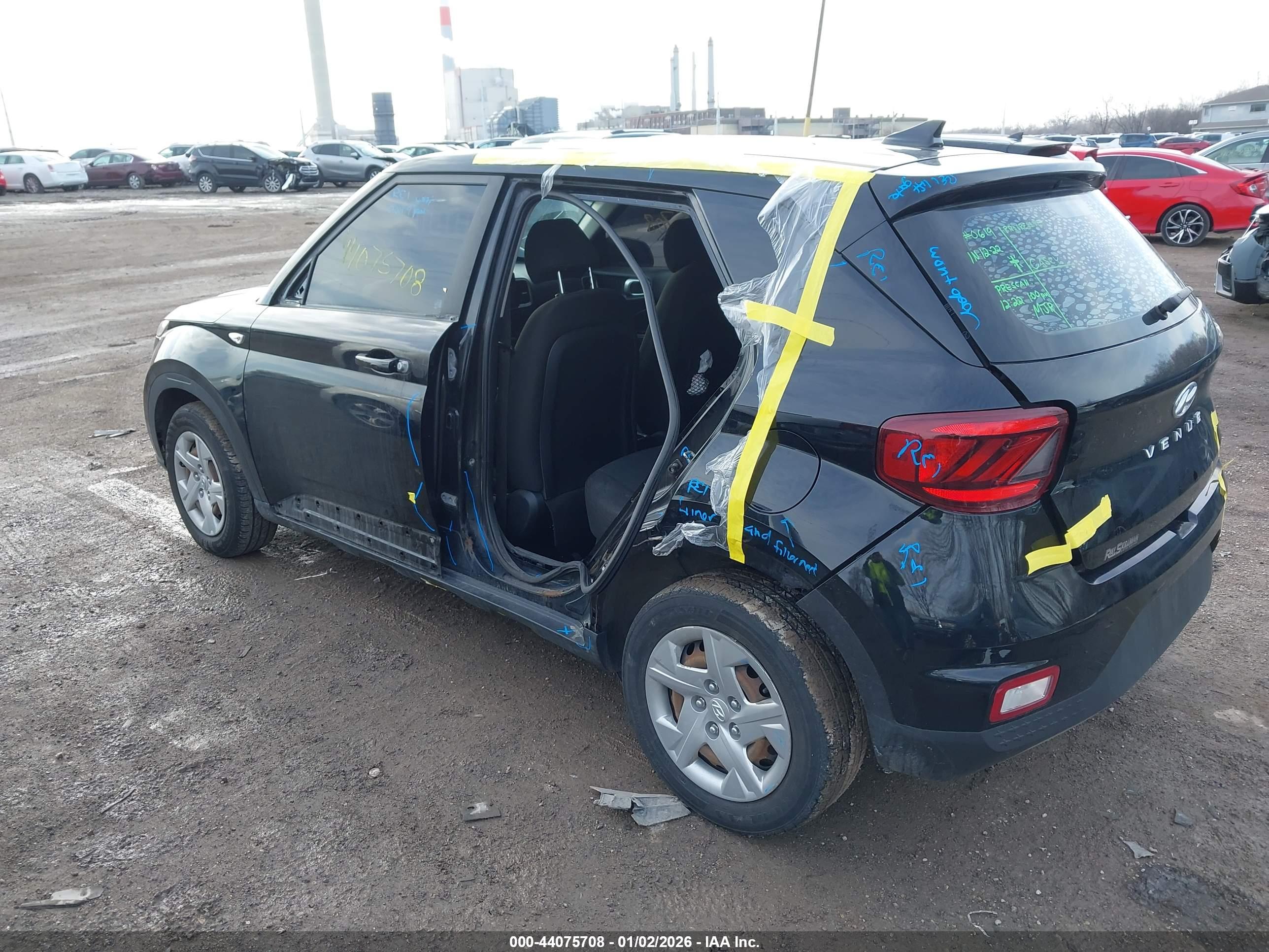 HYUNDAI VENUE image 3