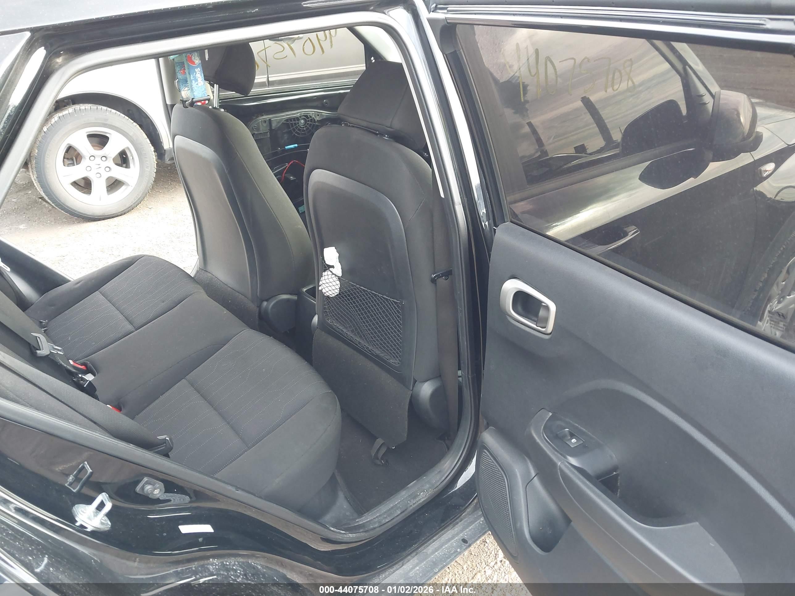 HYUNDAI VENUE image 8