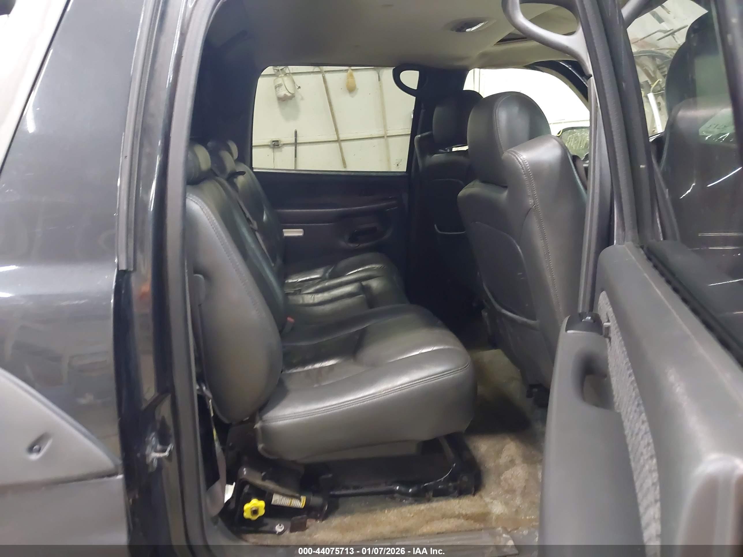 CHEVROLET AVALANCHE image 8