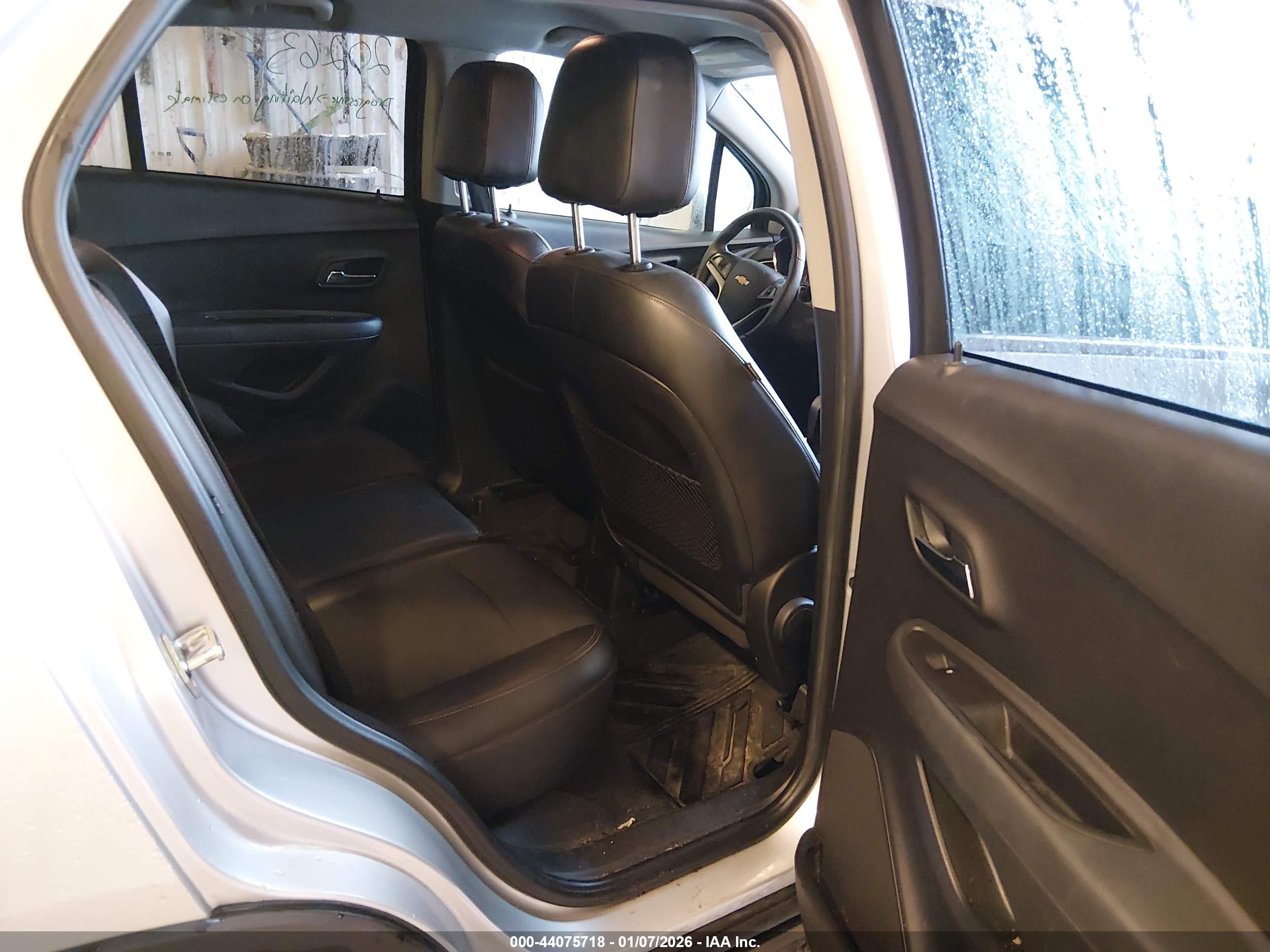 CHEVROLET TRAX image 8