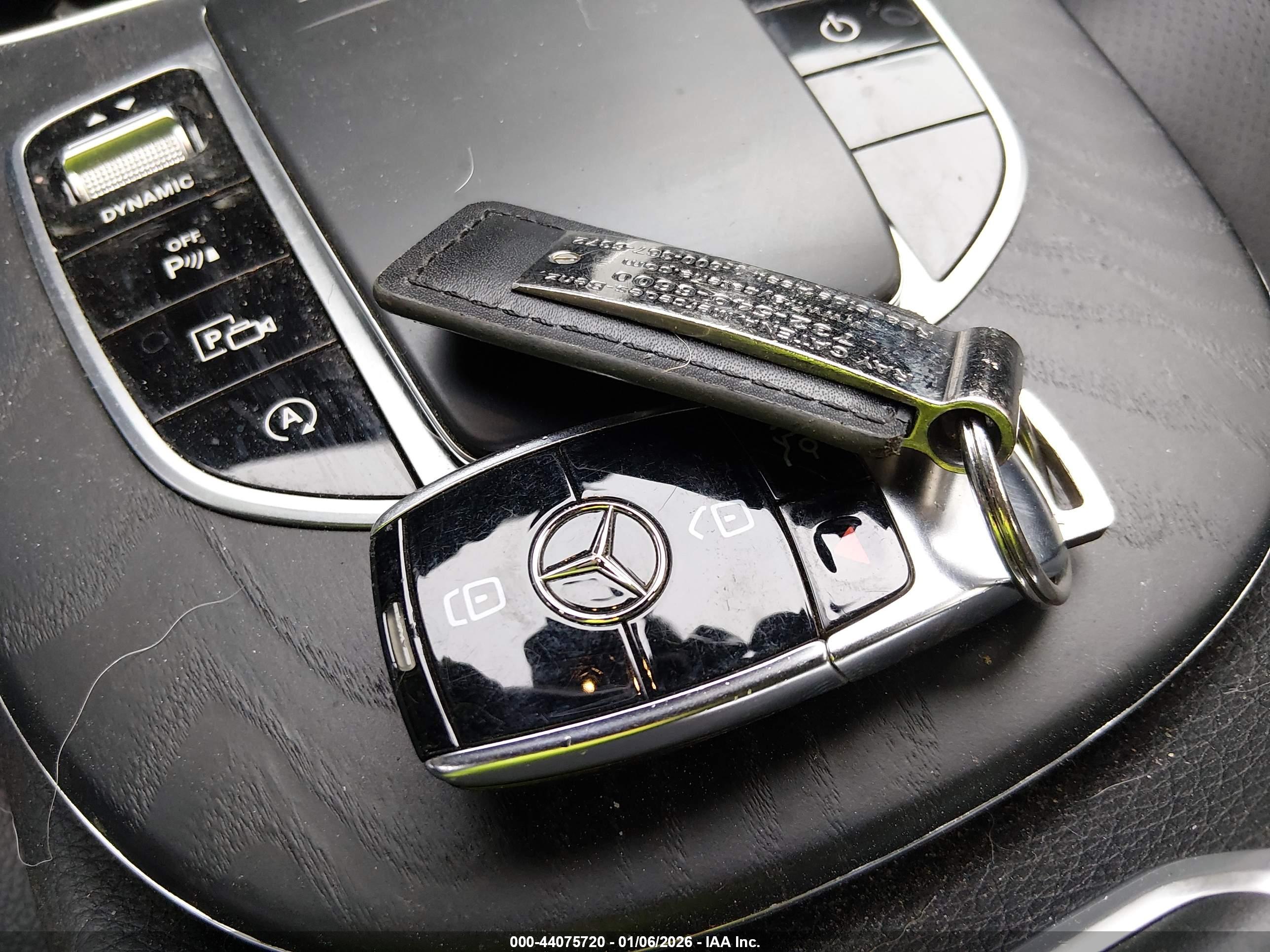 MERCEDES-BENZ E image 11