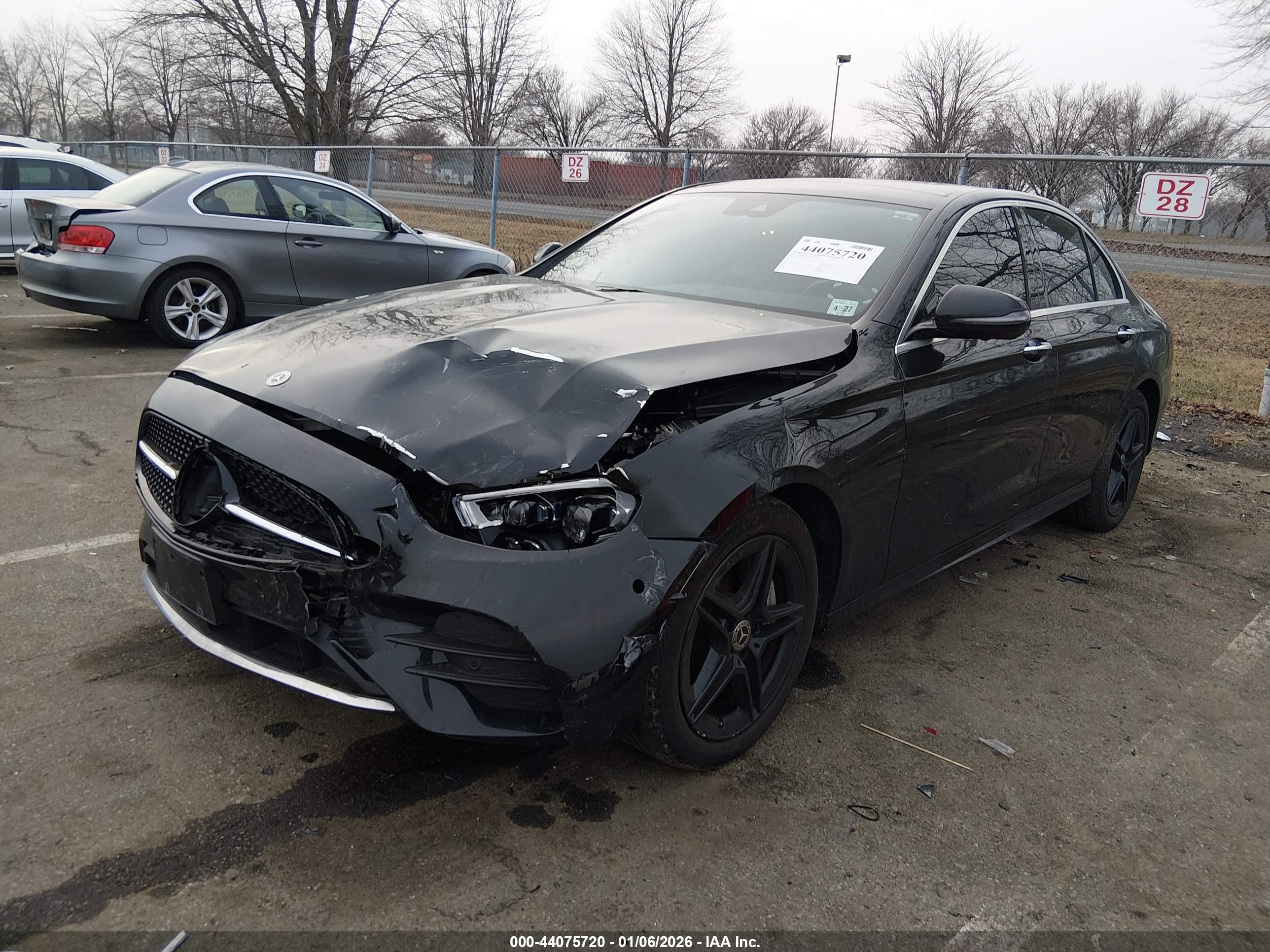 MERCEDES-BENZ E image 2