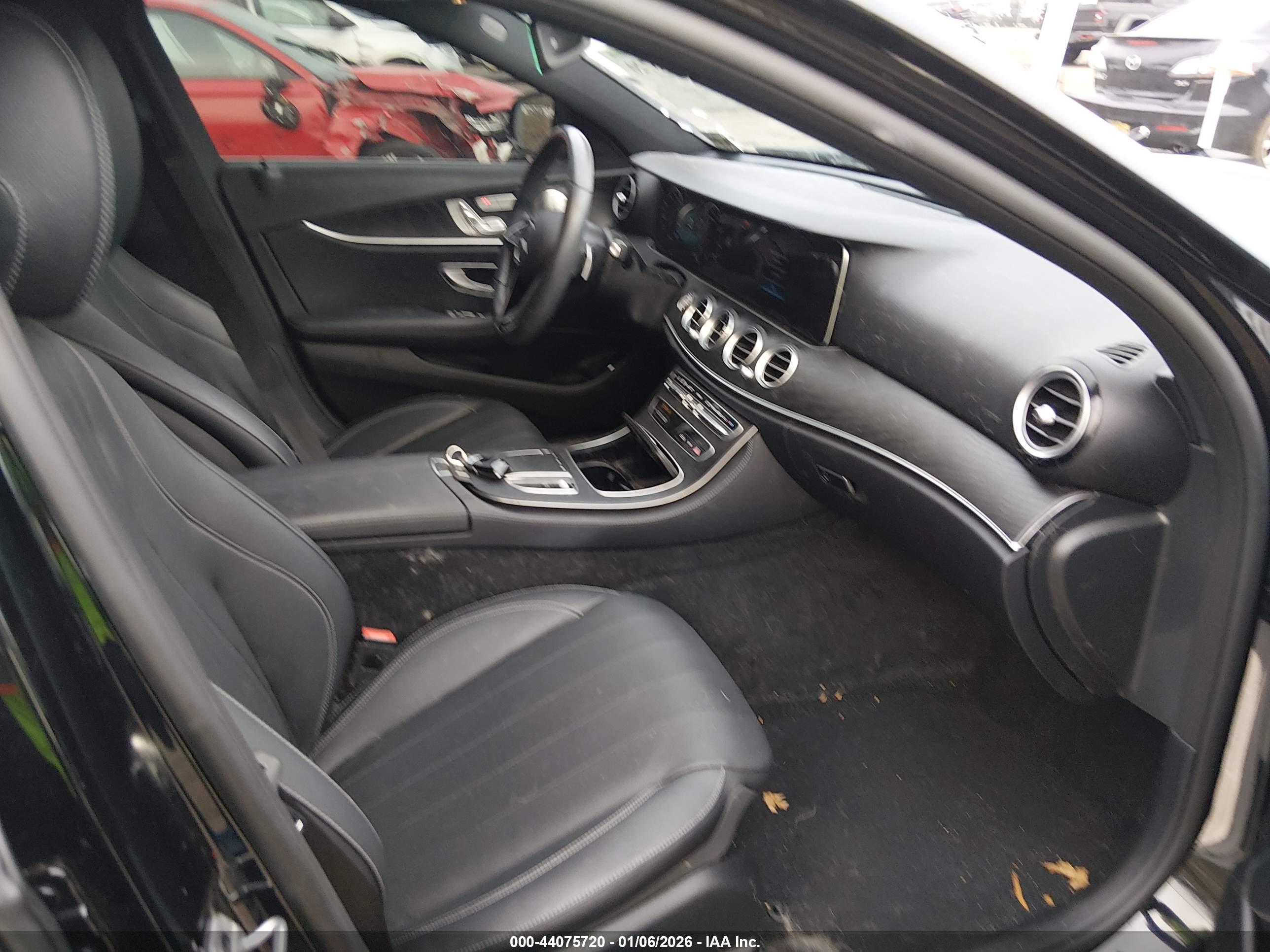 MERCEDES-BENZ E image 5