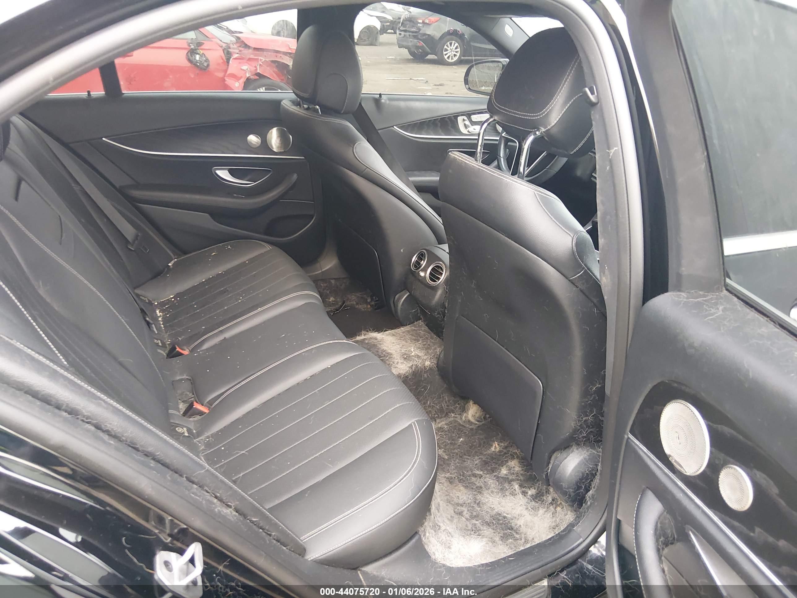 MERCEDES-BENZ E image 8