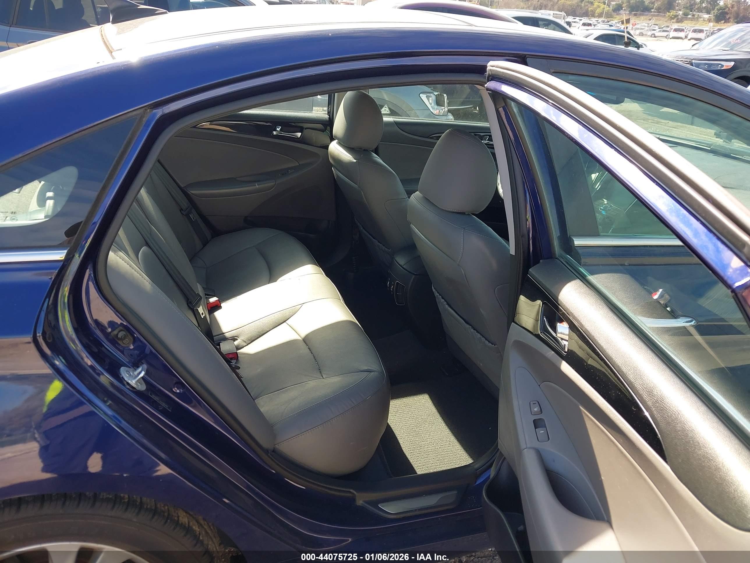 HYUNDAI SONATA image 8