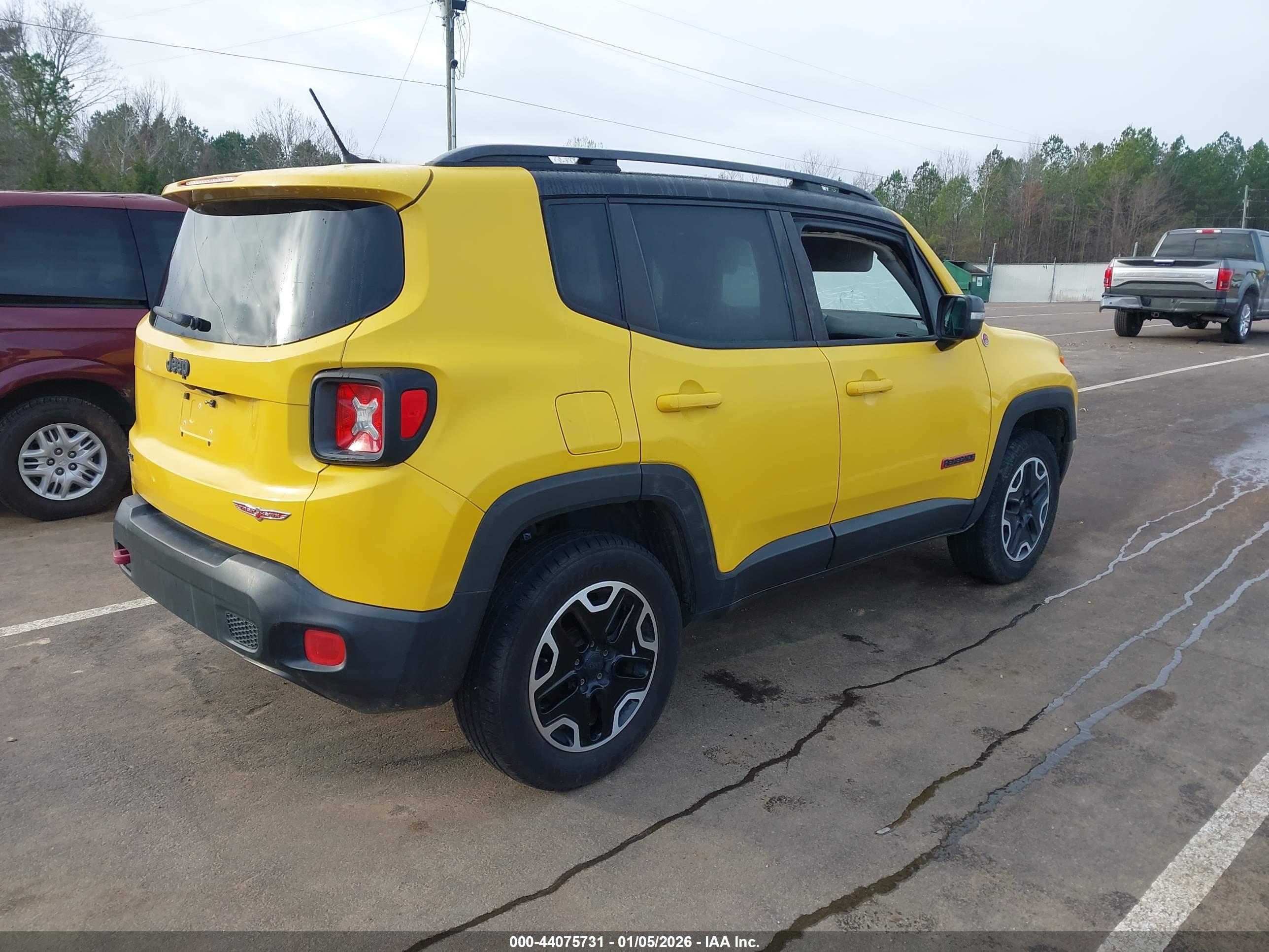 JEEP RENEGADE image 4