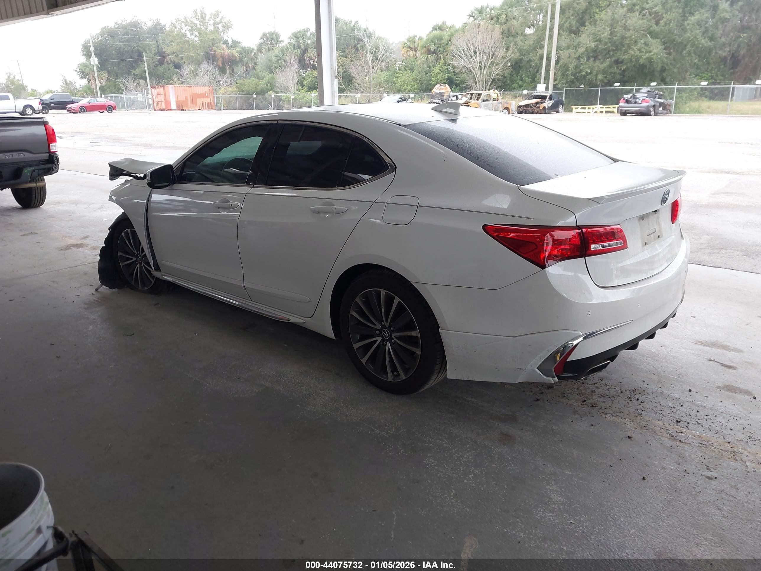 ACURA TLX image 3