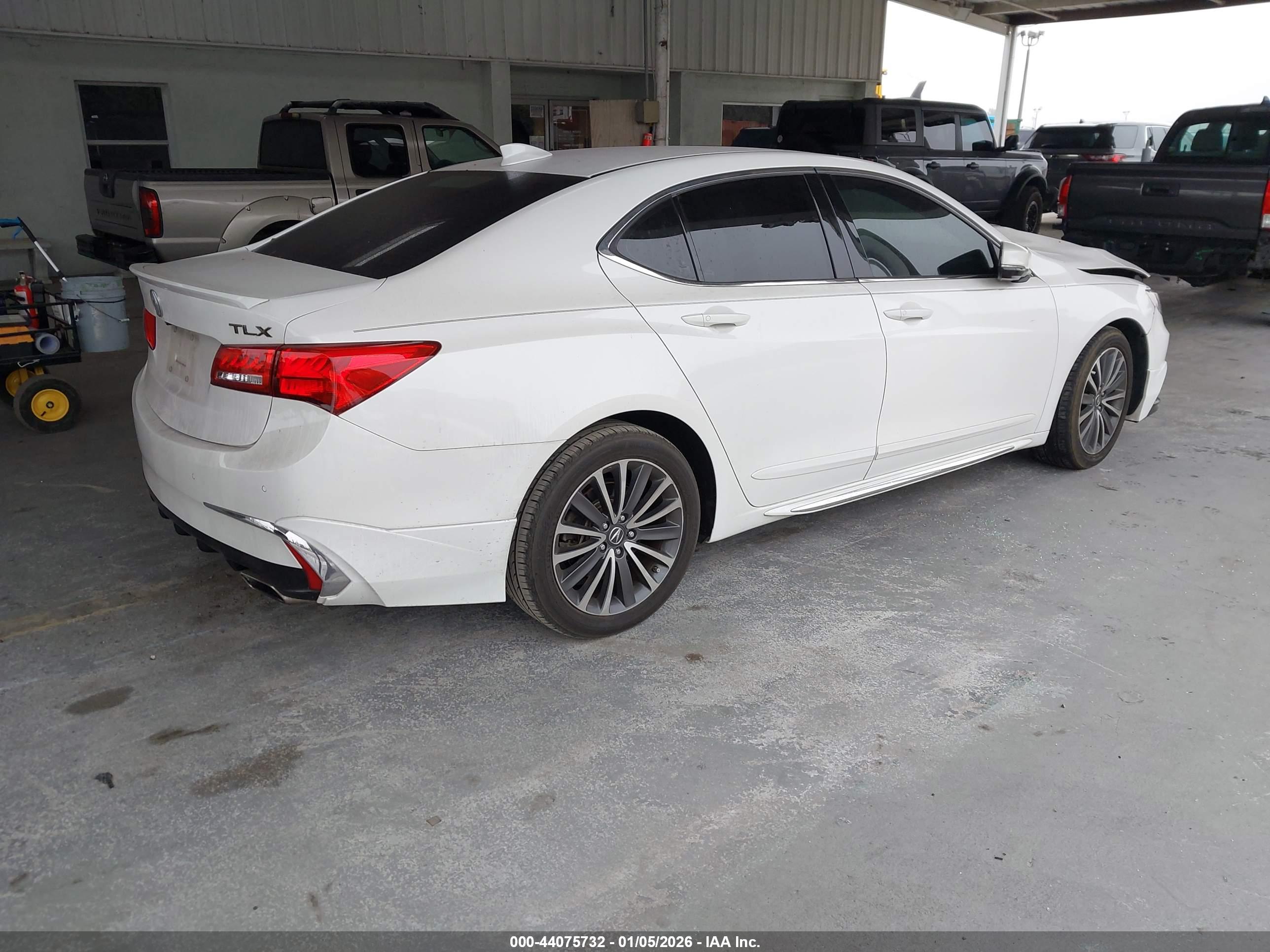 ACURA TLX image 4