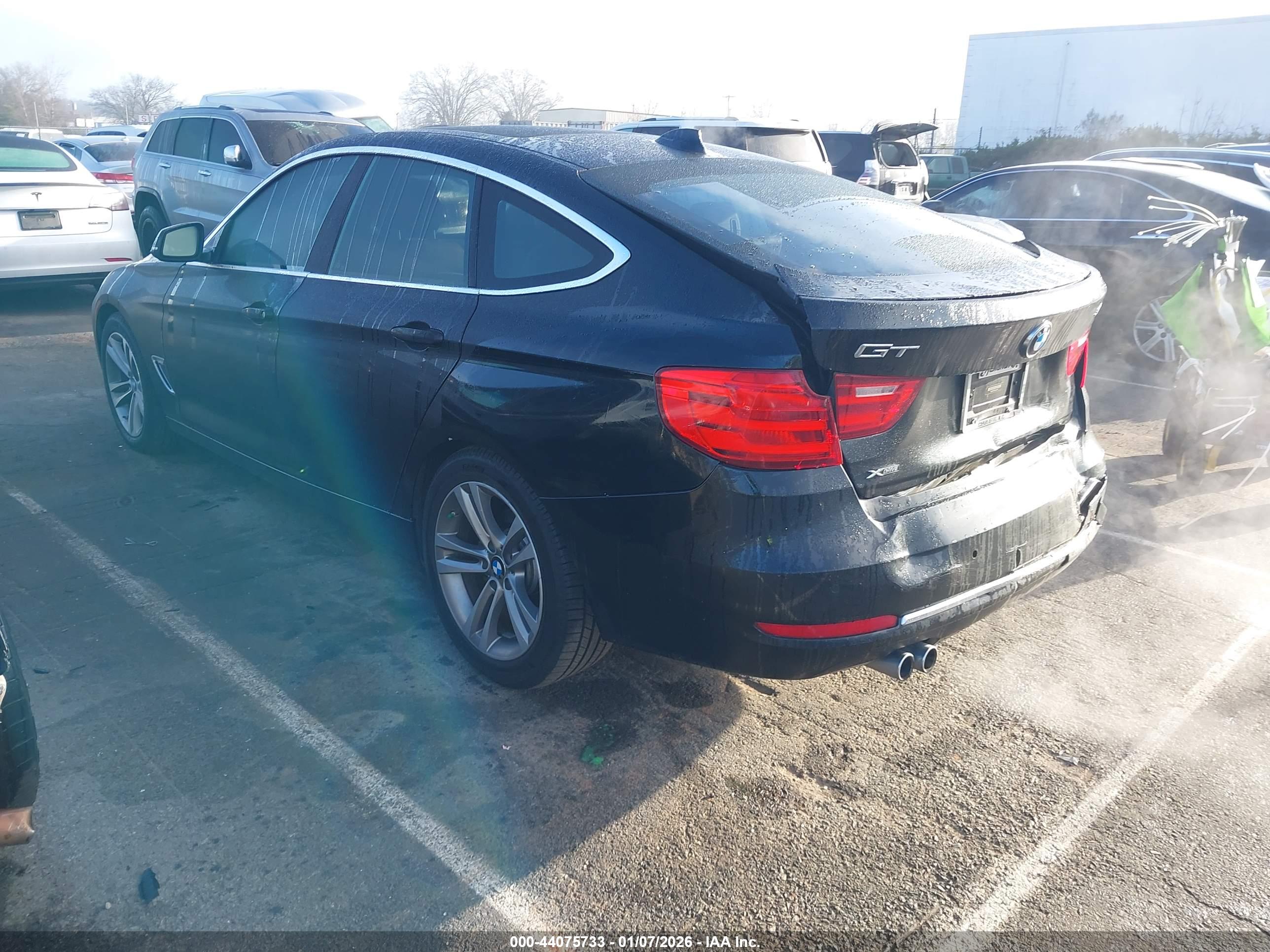 BMW 328I image 3