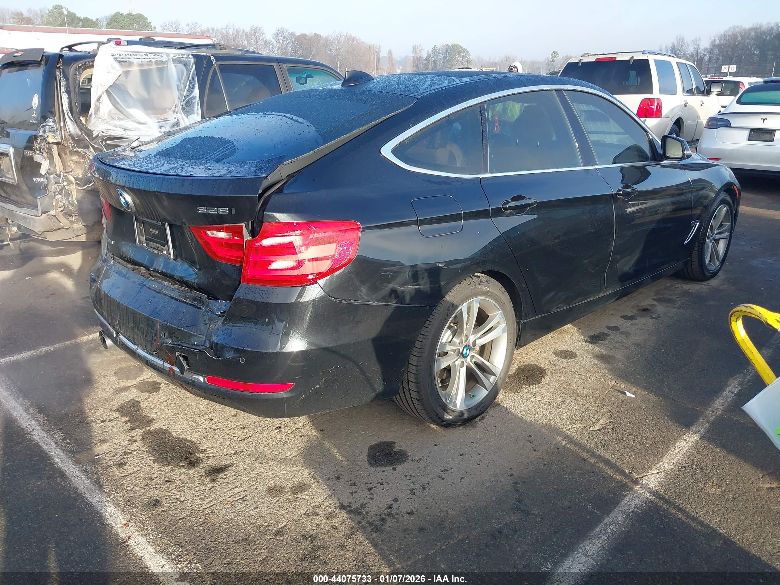 BMW 328I image 4