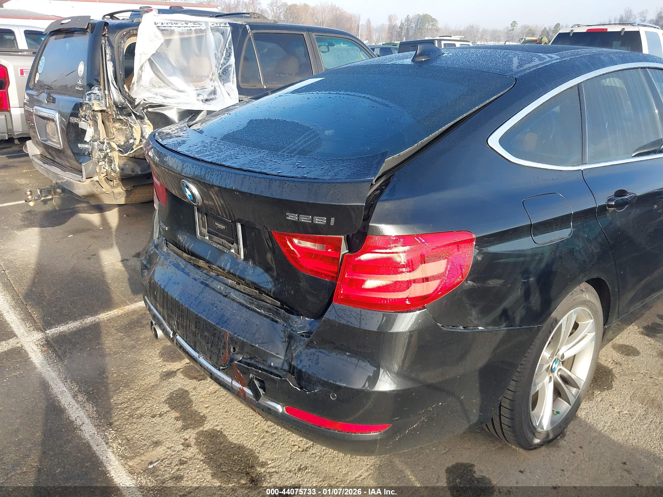 BMW 328I image 6