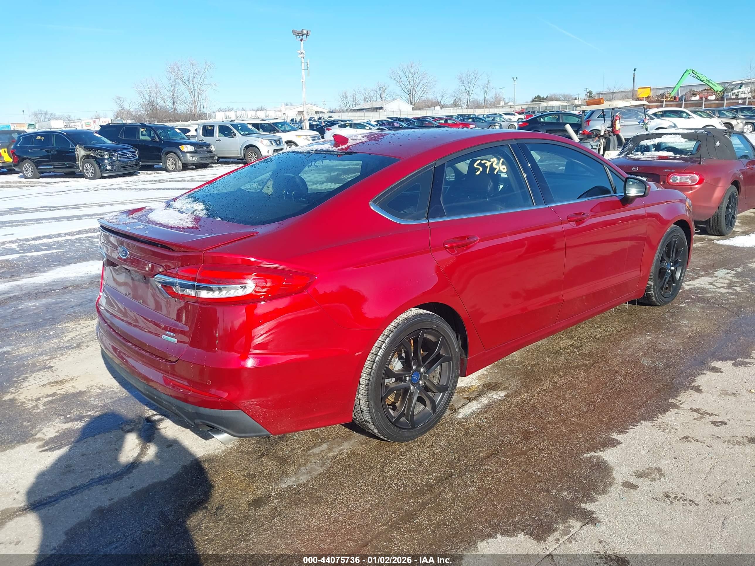 FORD FUSION image 4