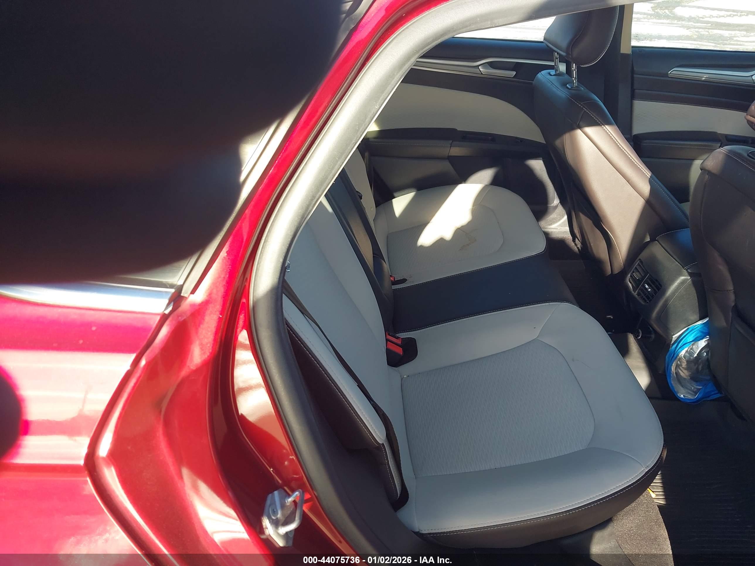 FORD FUSION image 8