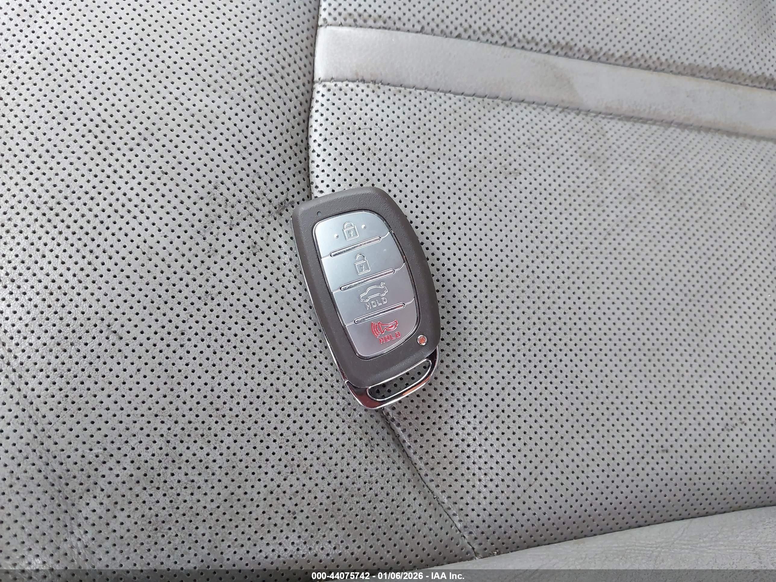 HYUNDAI SONATA image 11