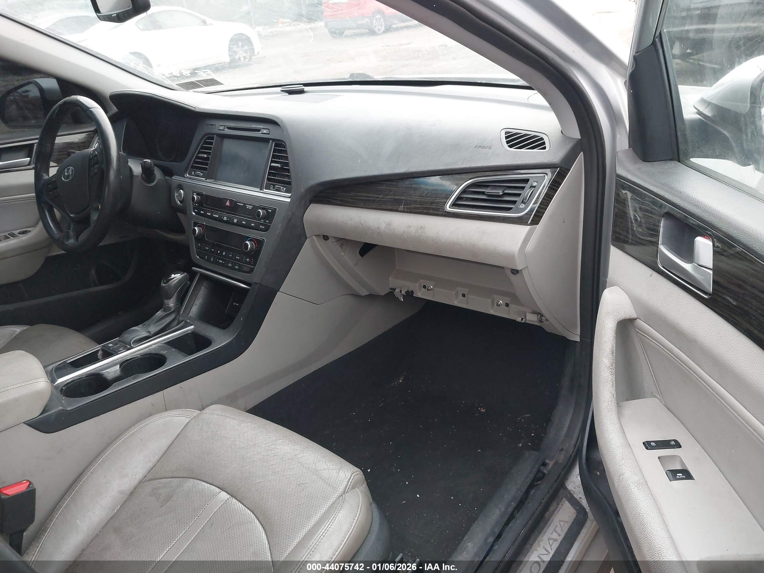 HYUNDAI SONATA image 5