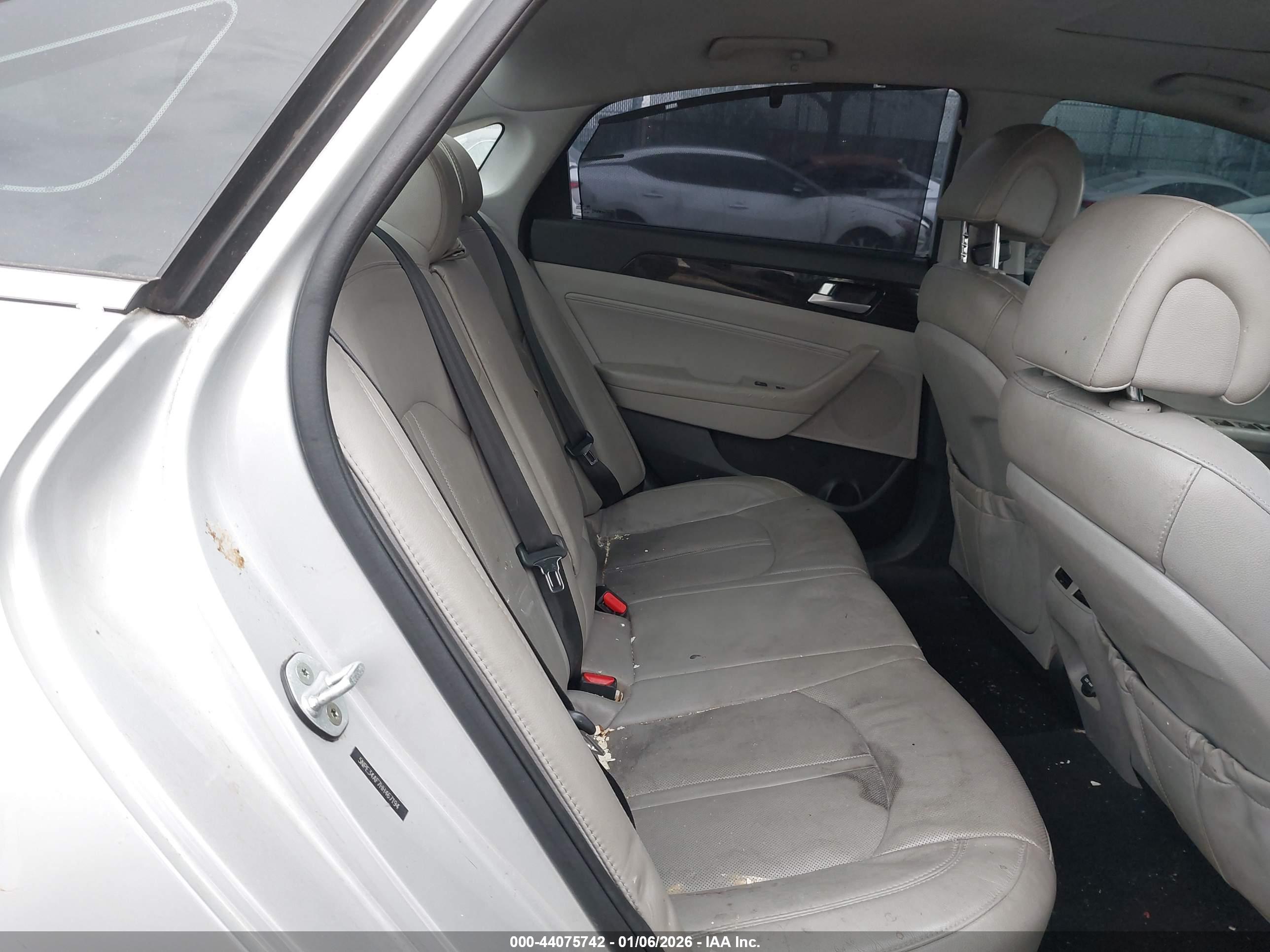 HYUNDAI SONATA image 8