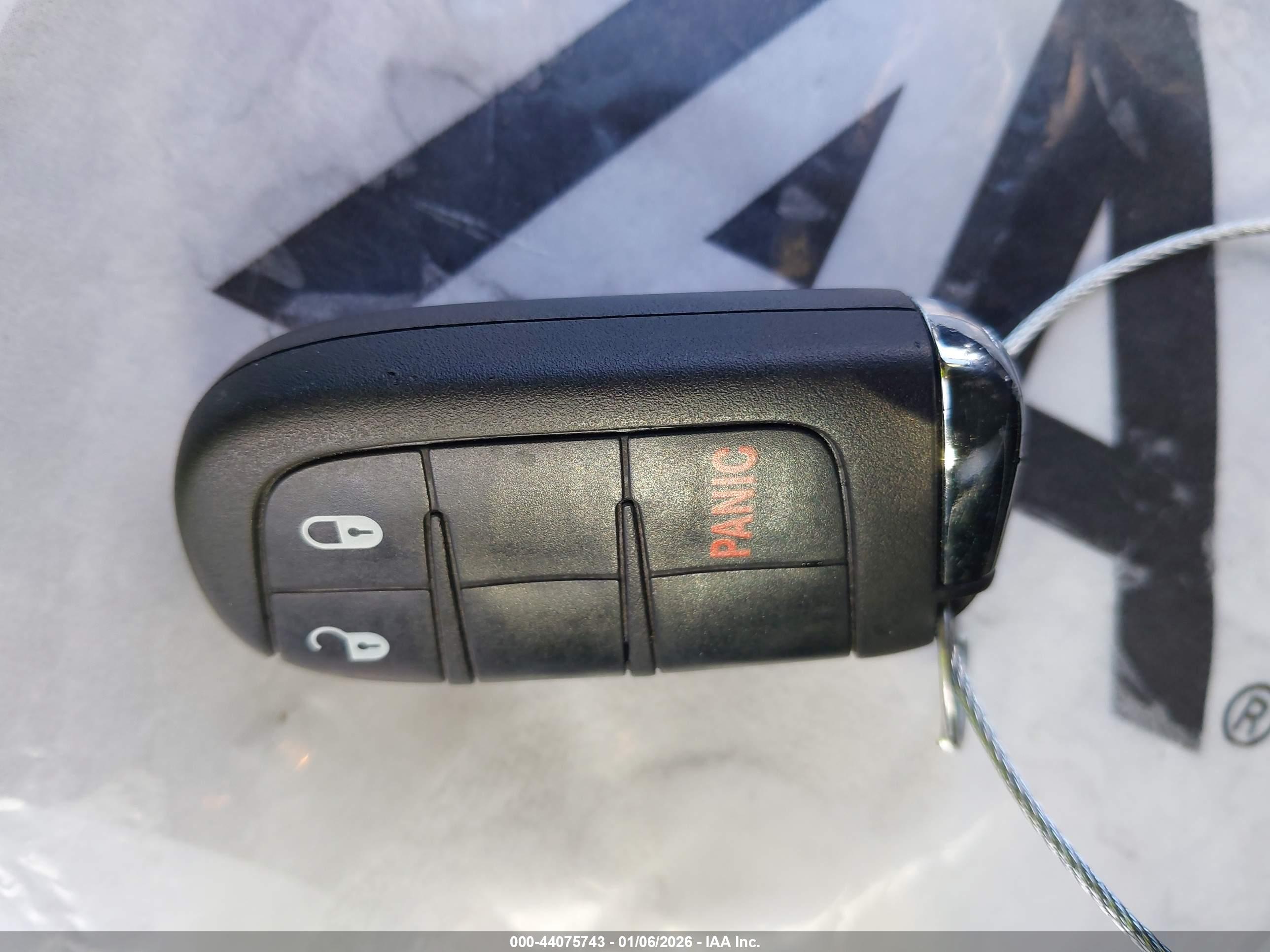 JEEP RENEGADE image 11