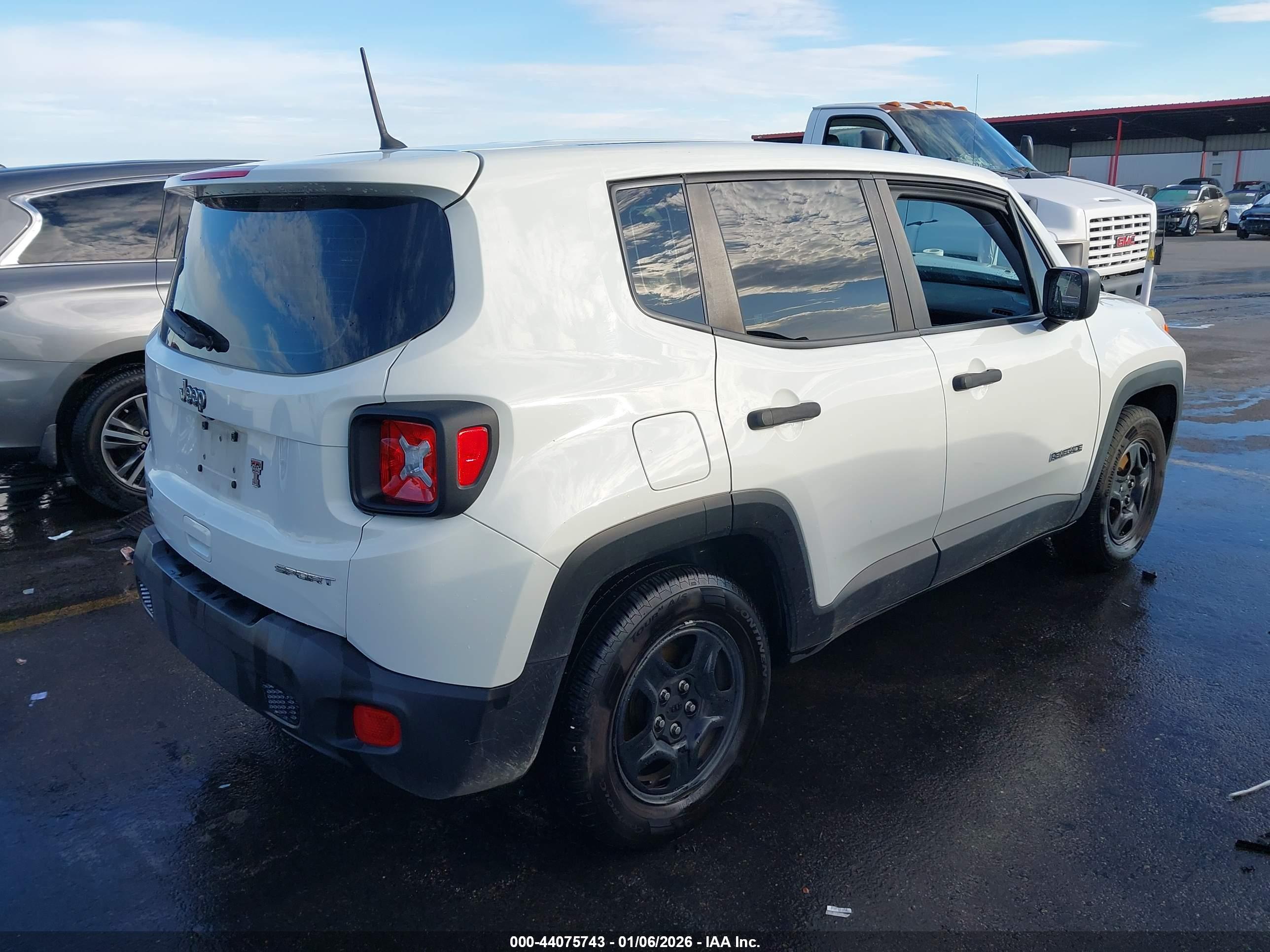 JEEP RENEGADE image 4