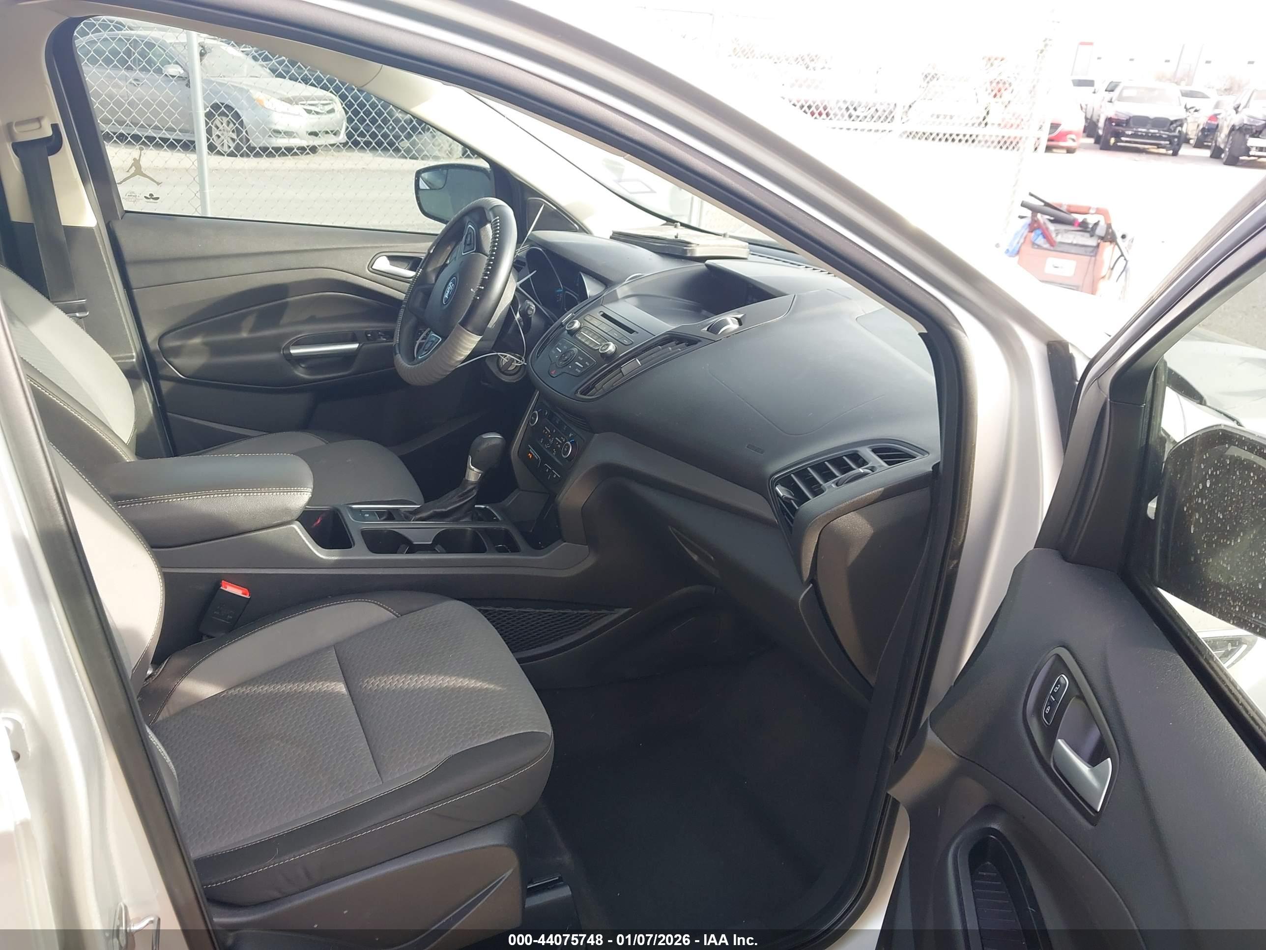 FORD ESCAPE image 5