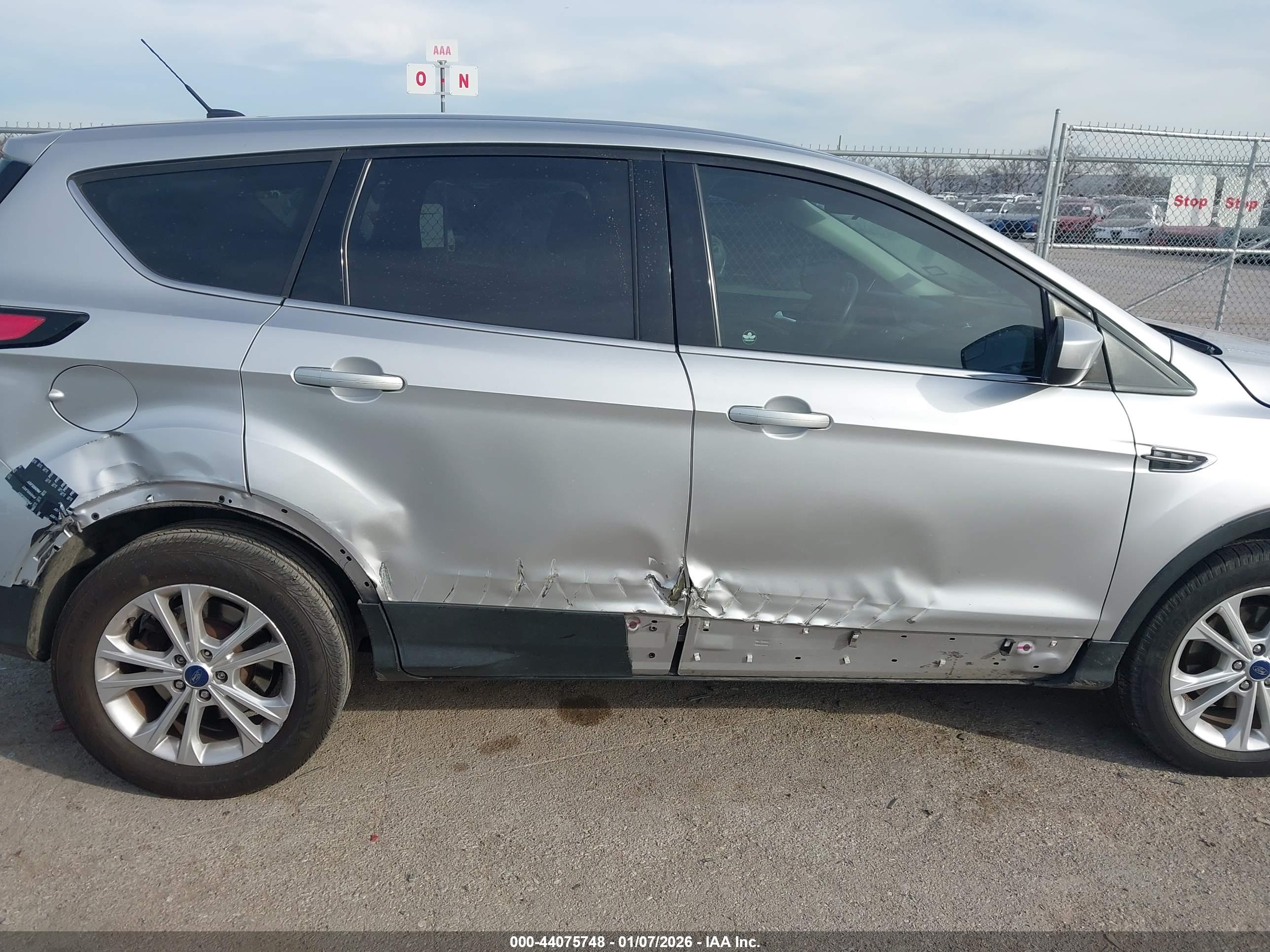 FORD ESCAPE image 6