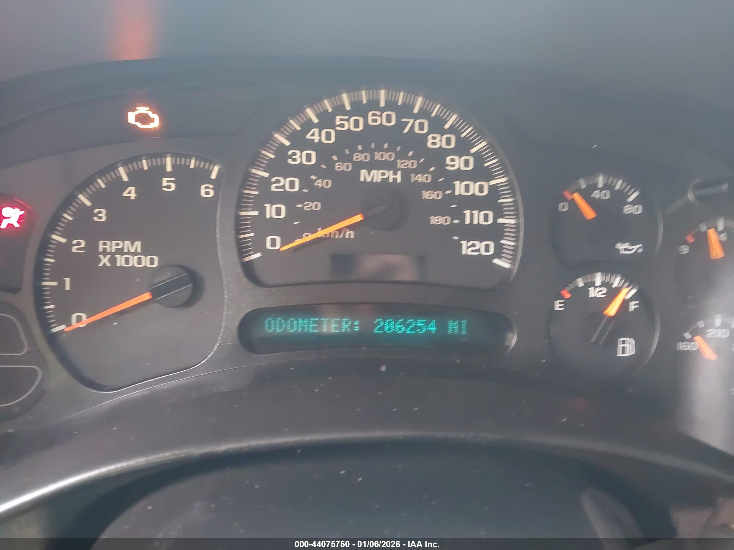 CHEVROLET SILVERADO image 7