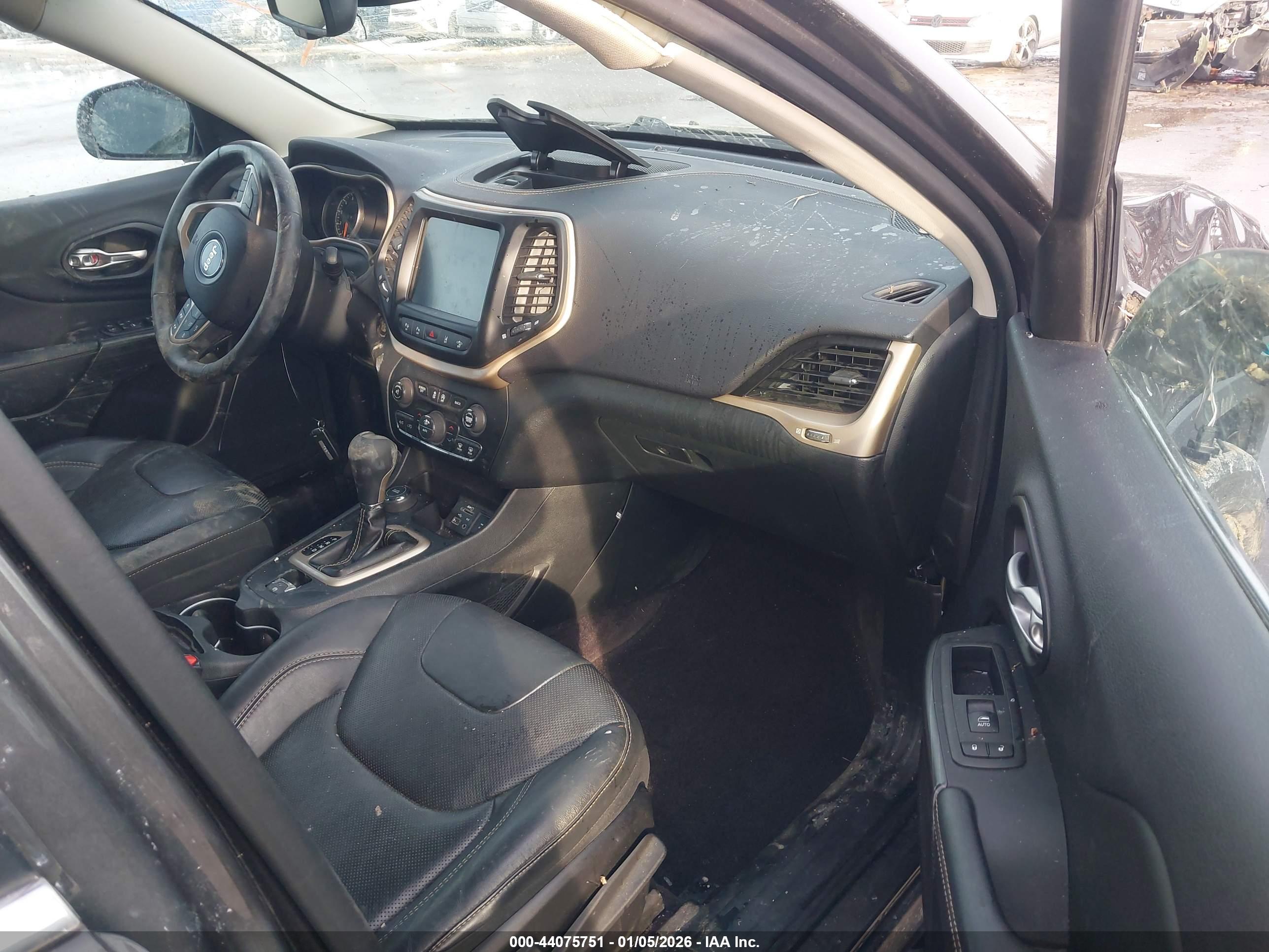 JEEP CHEROKEE image 5