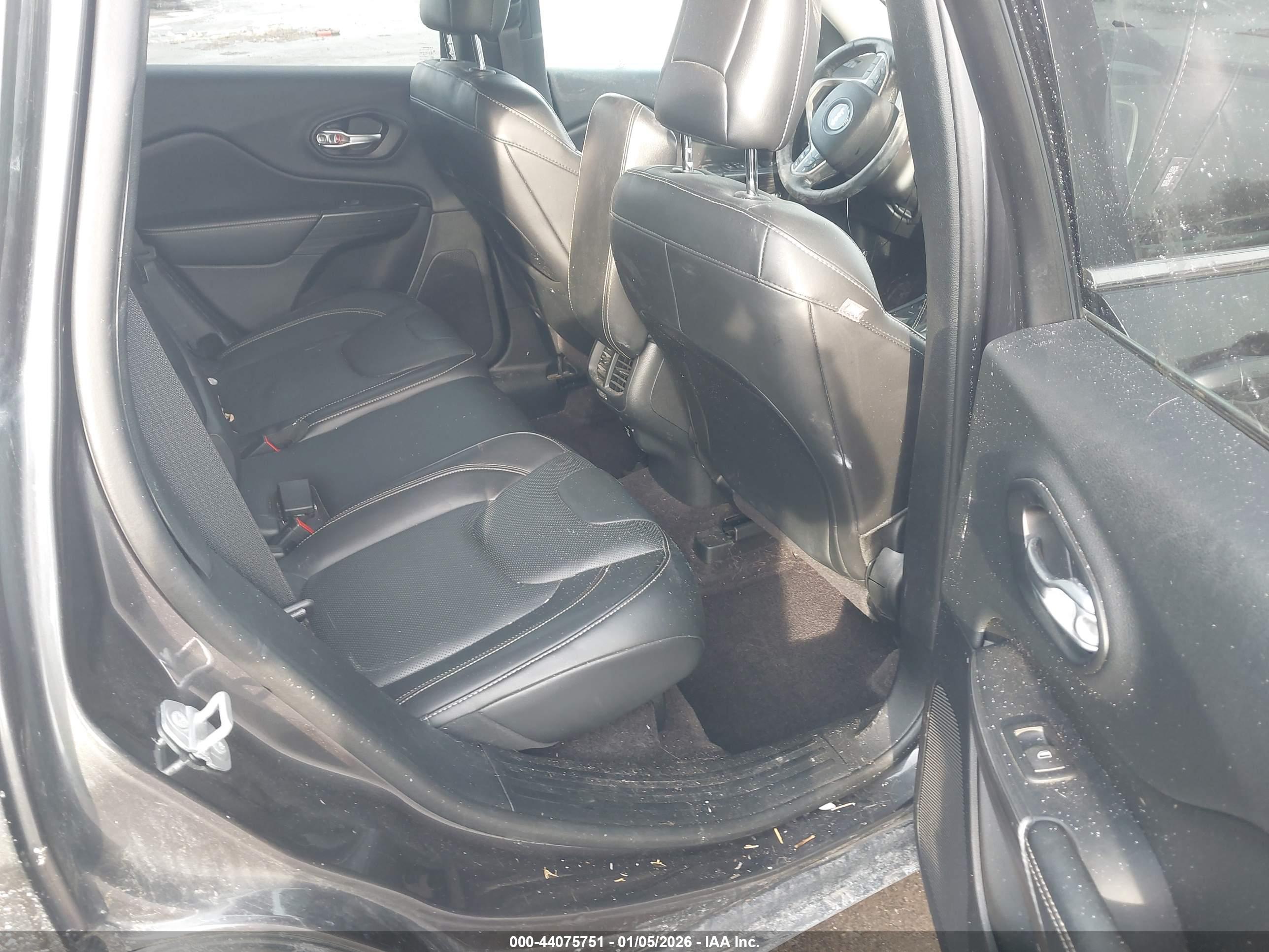 JEEP CHEROKEE image 8