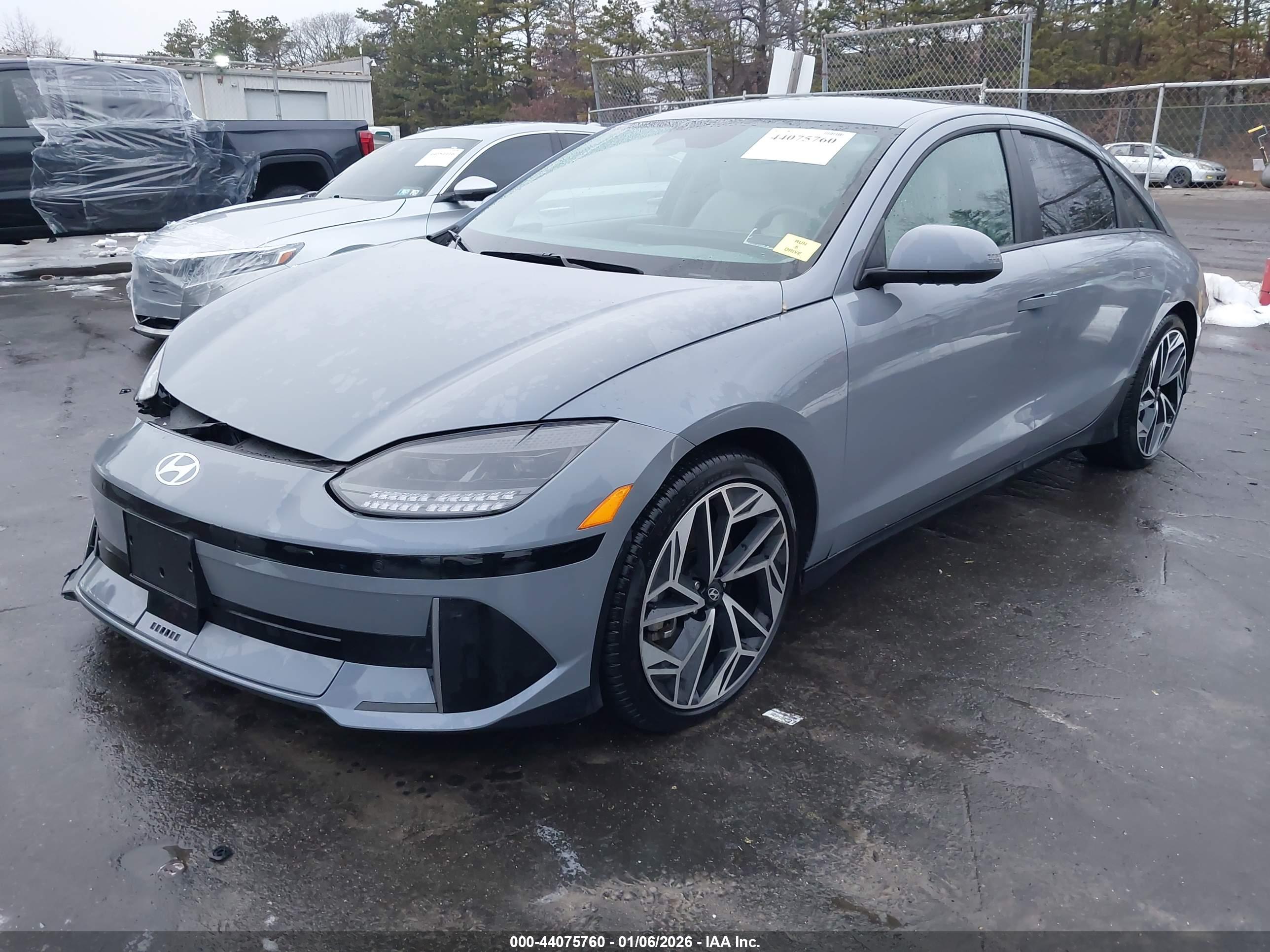 HYUNDAI IONIQ image 2