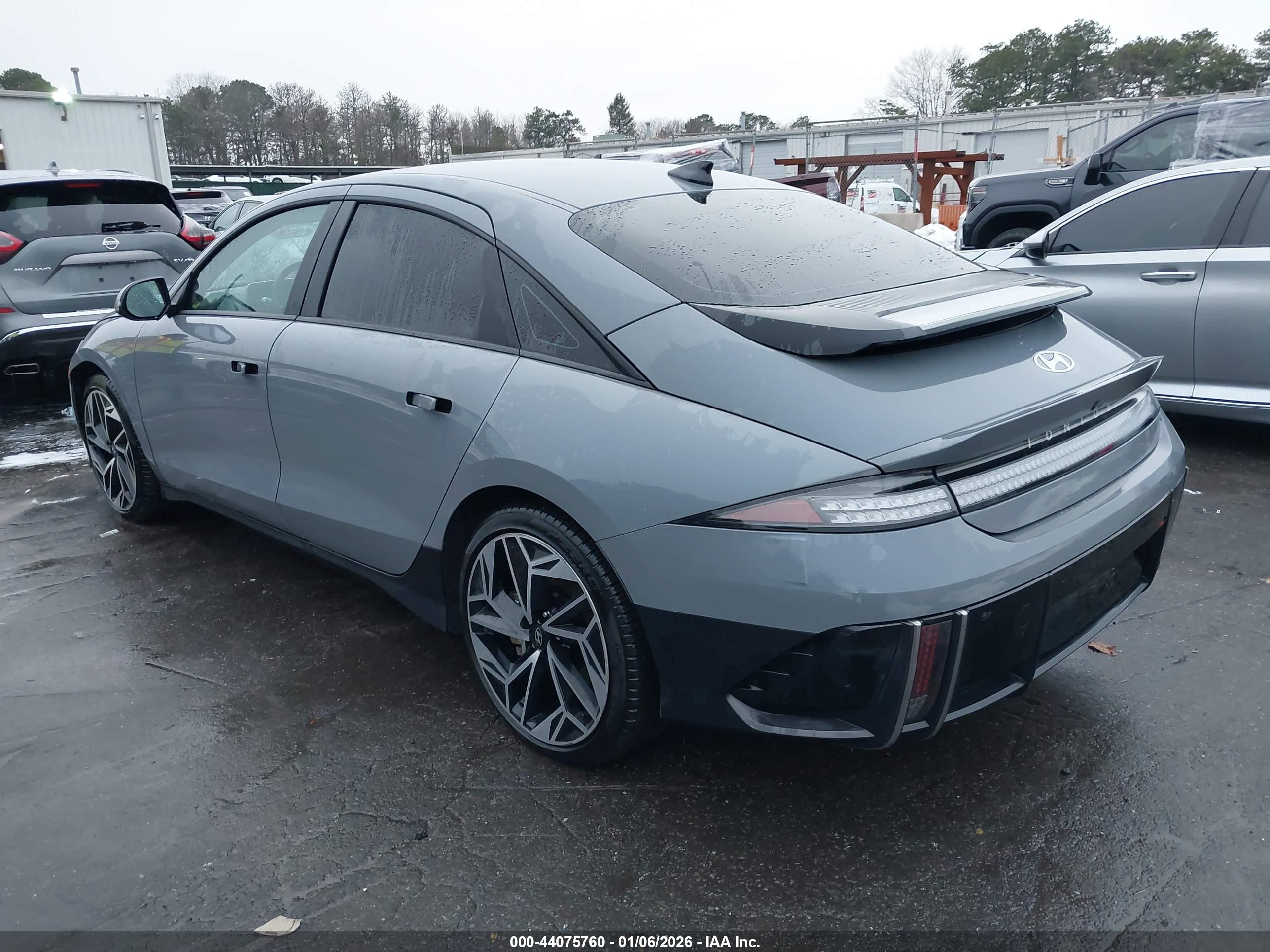 HYUNDAI IONIQ image 3
