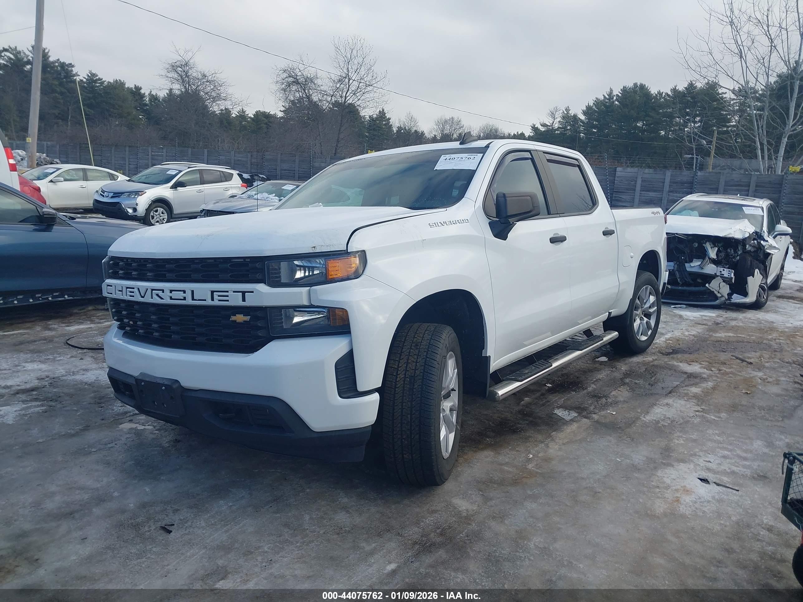 CHEVROLET SILVERADO image 2