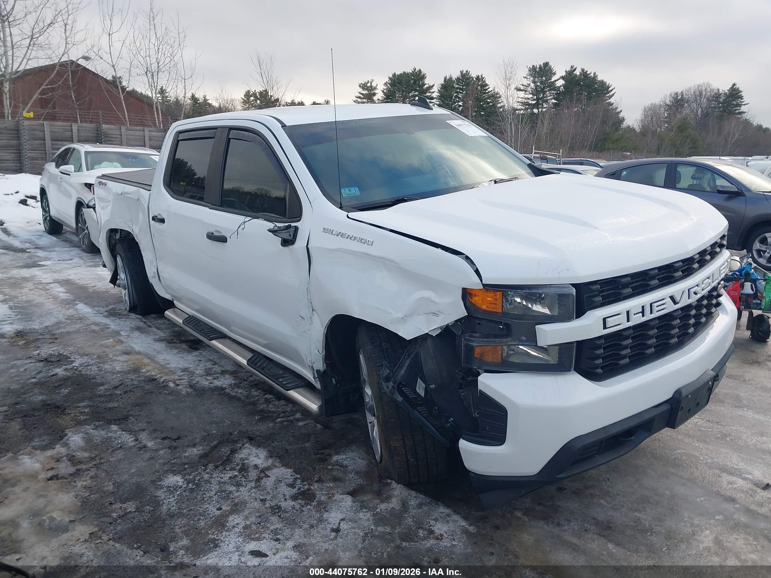 CHEVROLET SILVERADO image 6