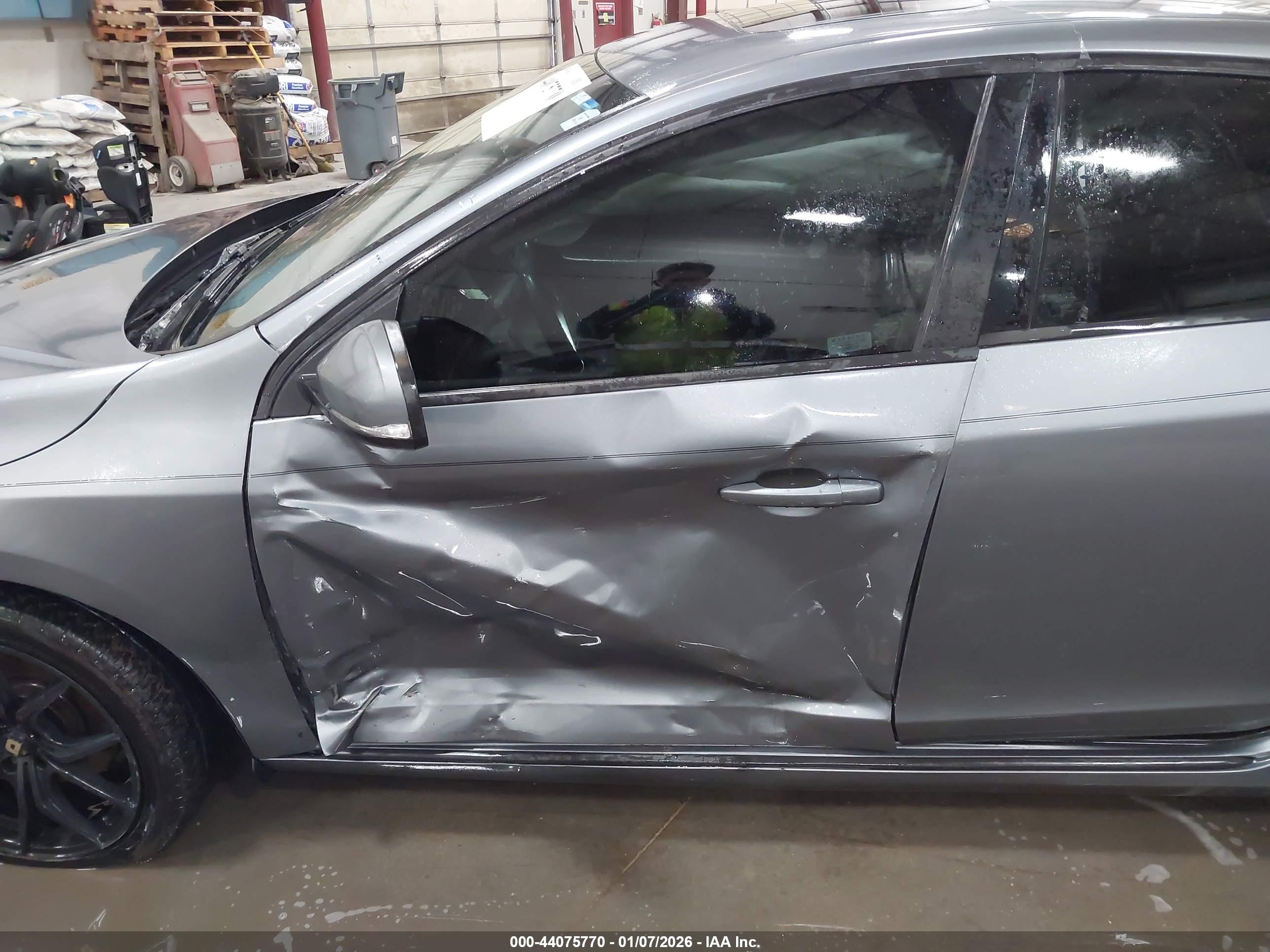 VOLVO S60 image 6