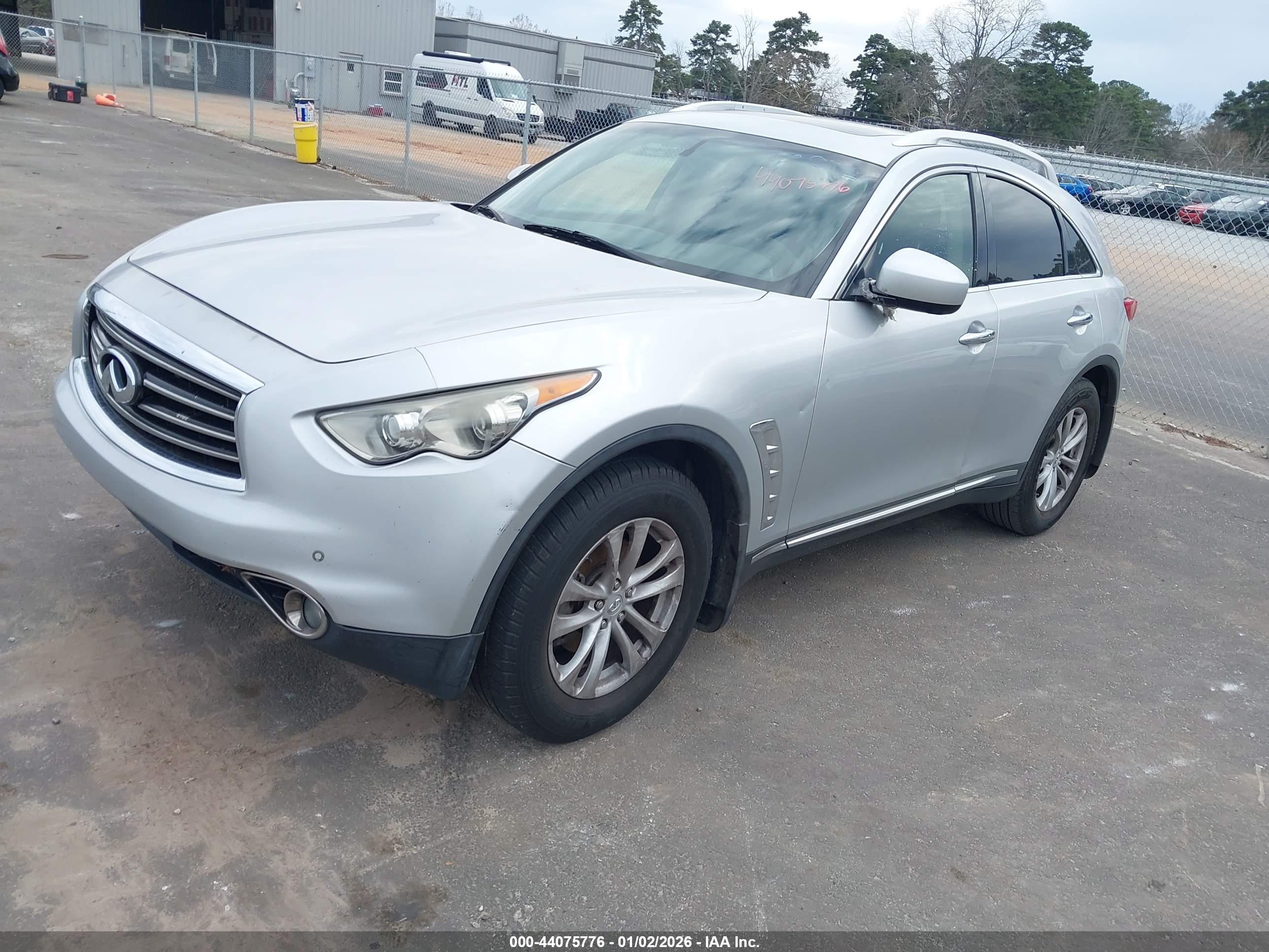 INFINITI FX35 image 2