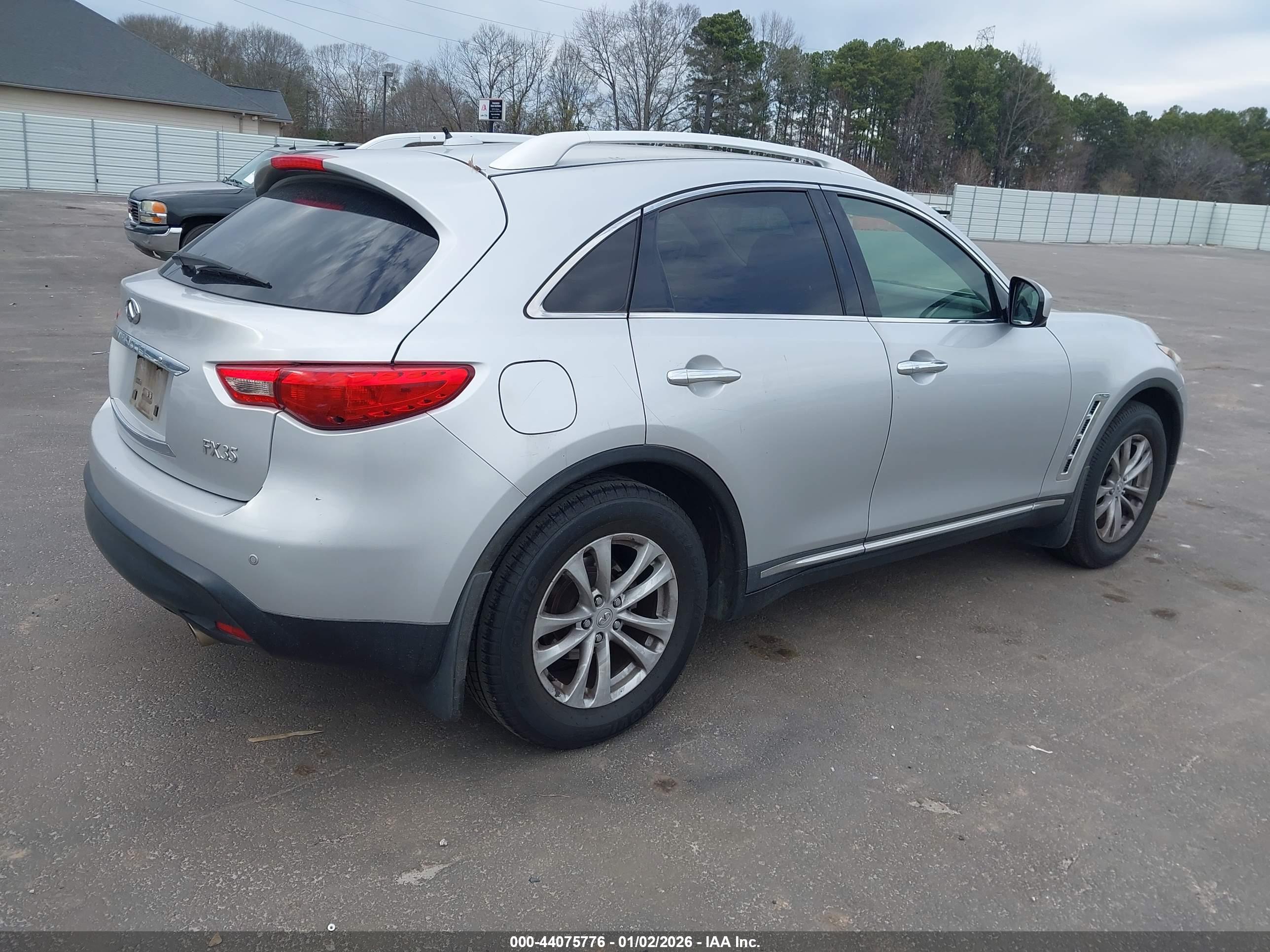 INFINITI FX35 image 4