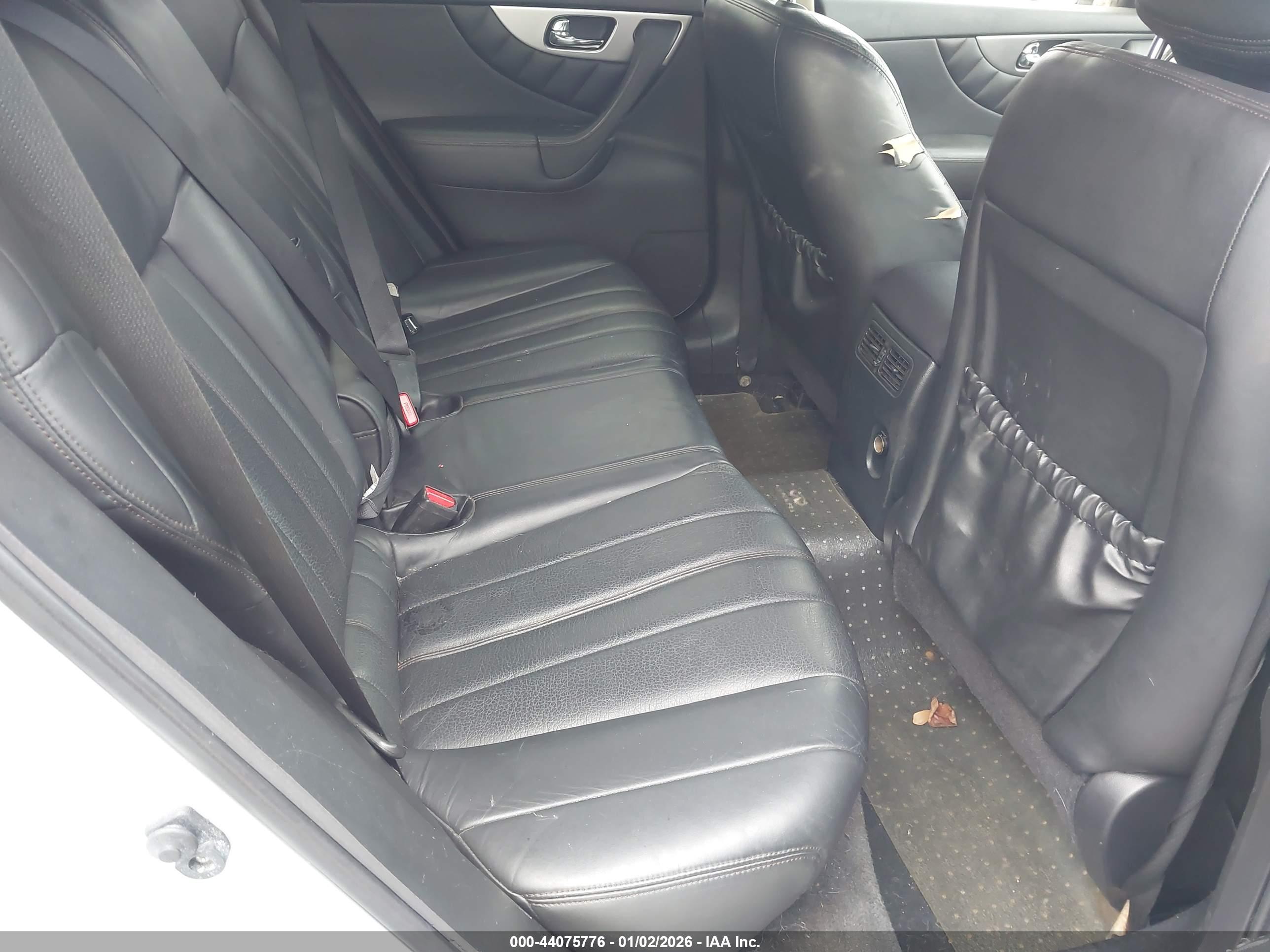 INFINITI FX35 image 8