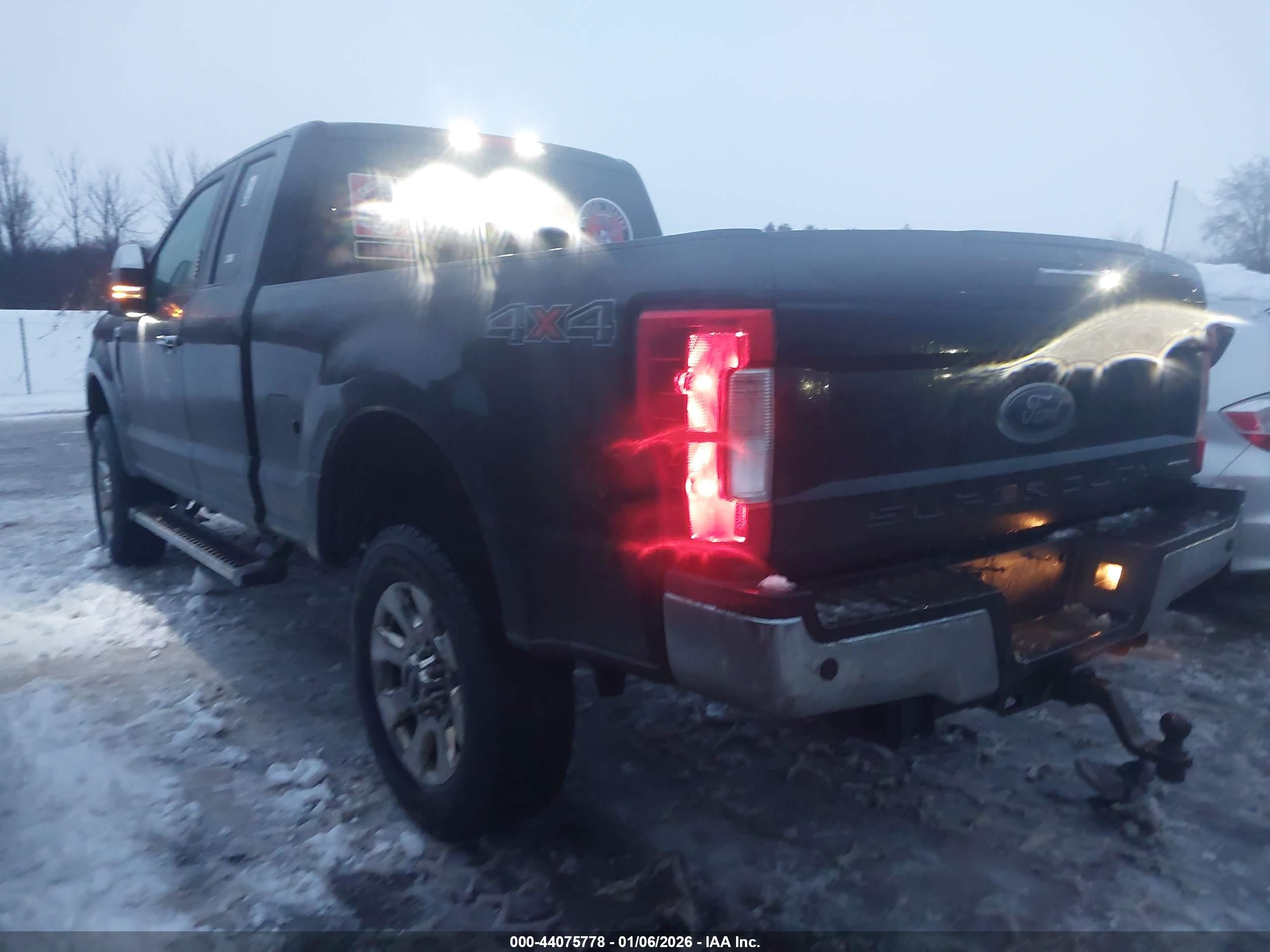 FORD F-350 image 3