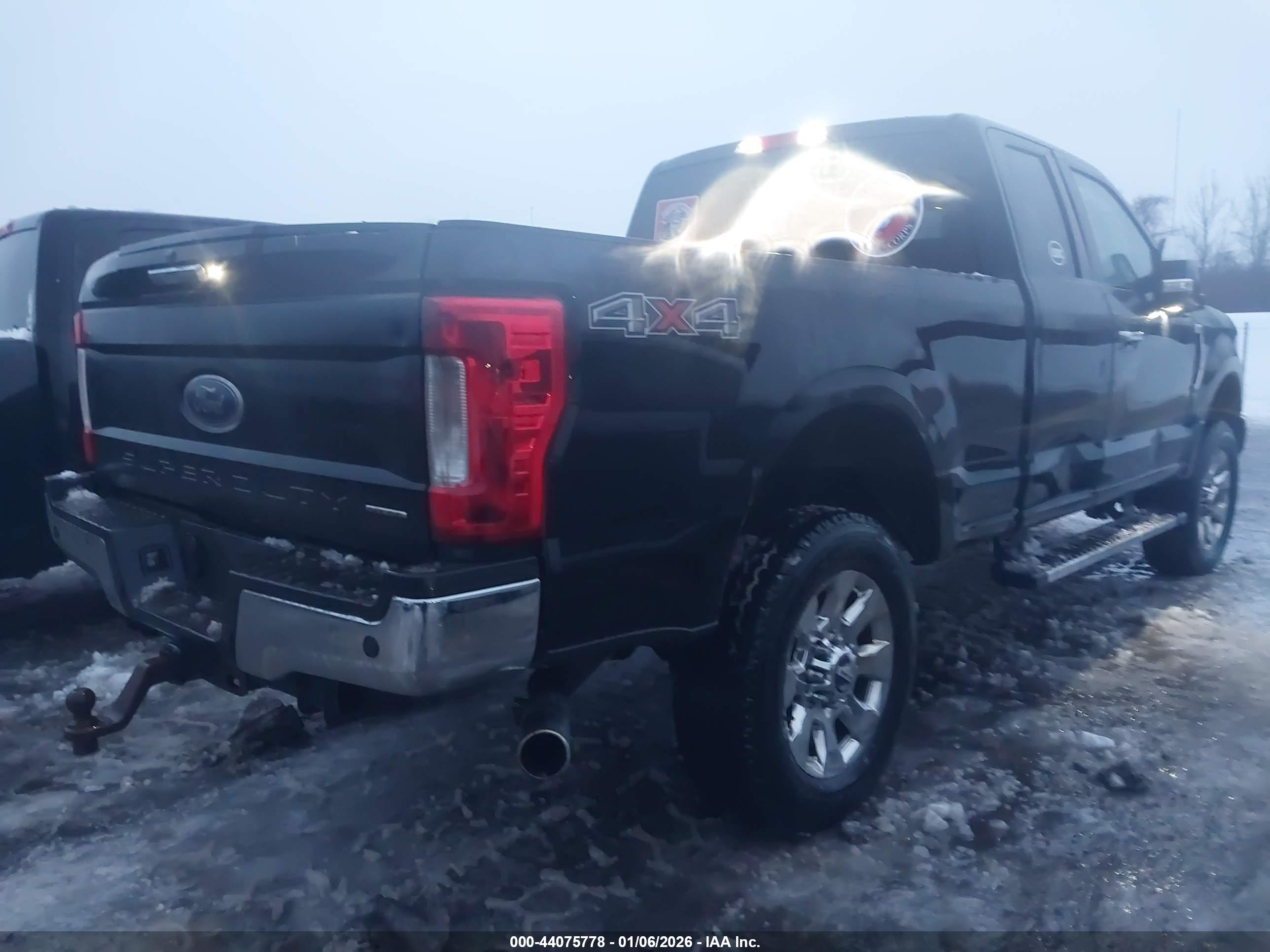 FORD F-350 image 4
