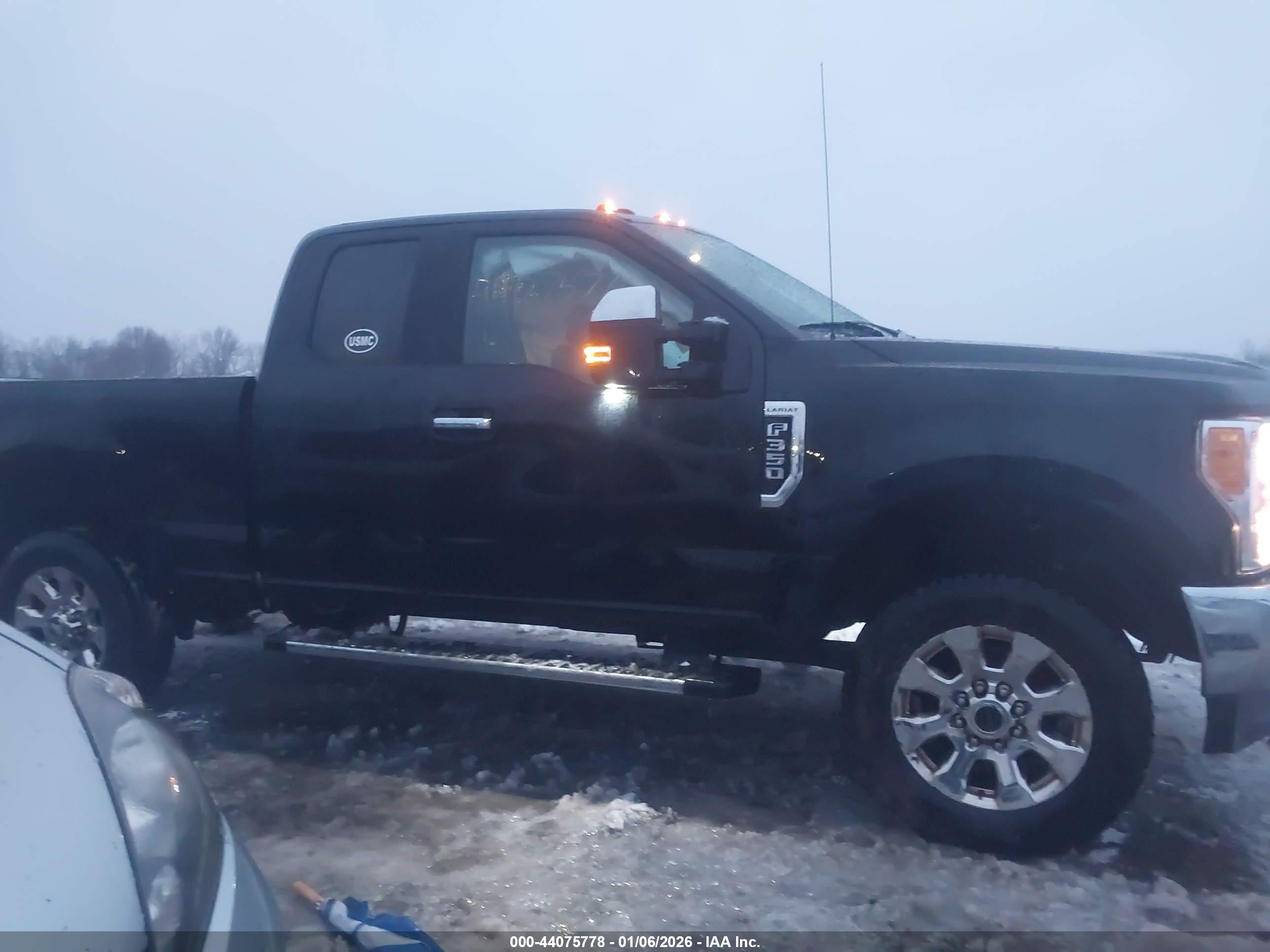 FORD F-350 image 6