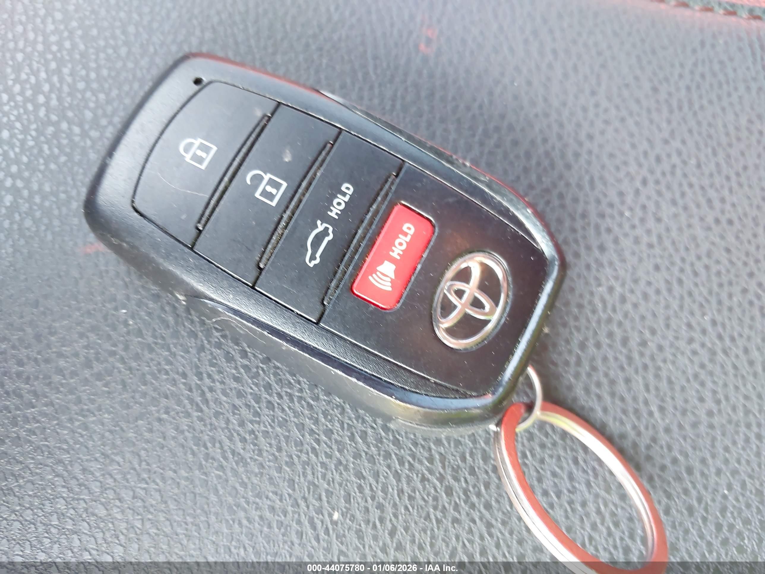 TOYOTA CAMRY image 11
