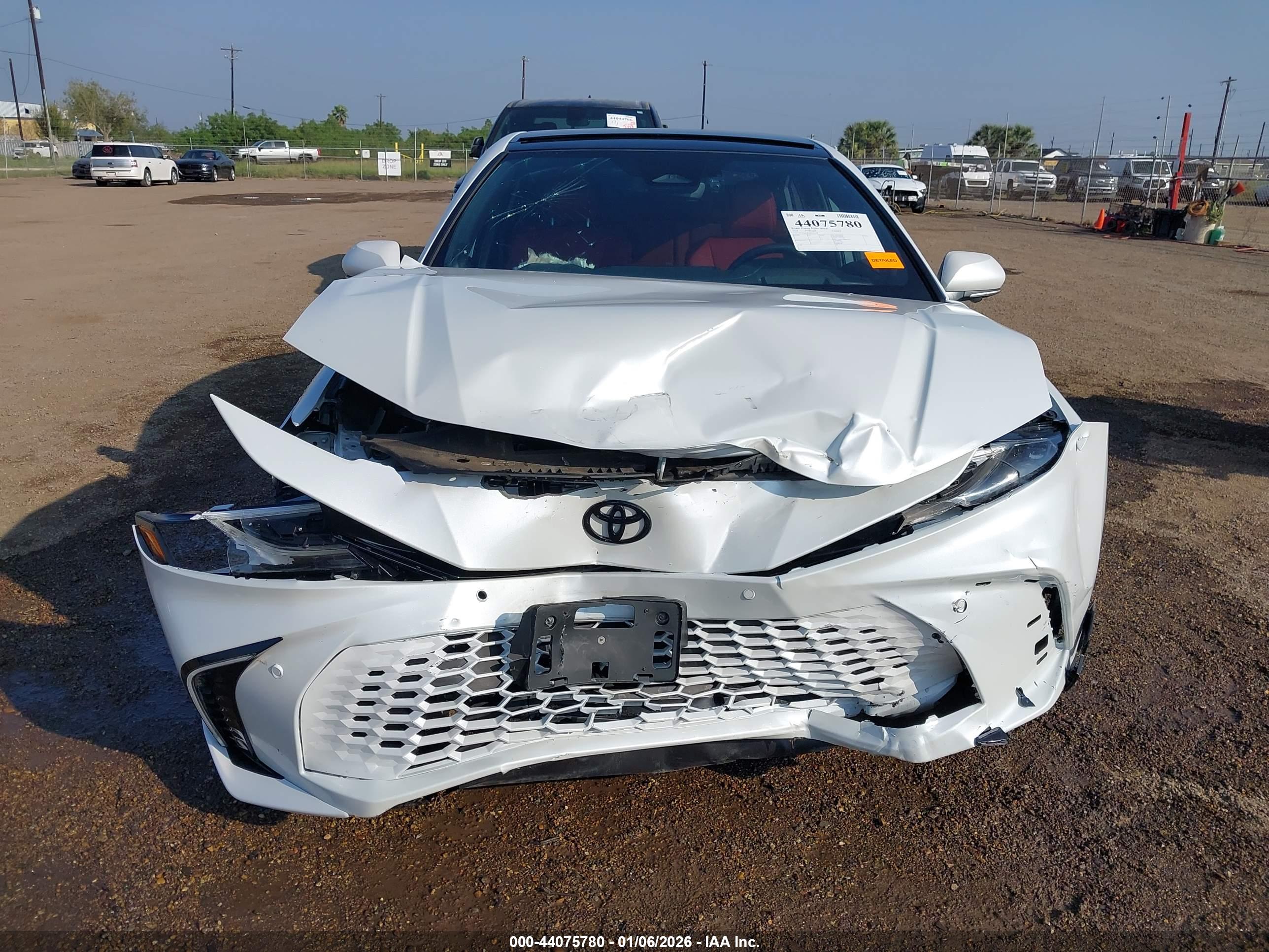 TOYOTA CAMRY image 6