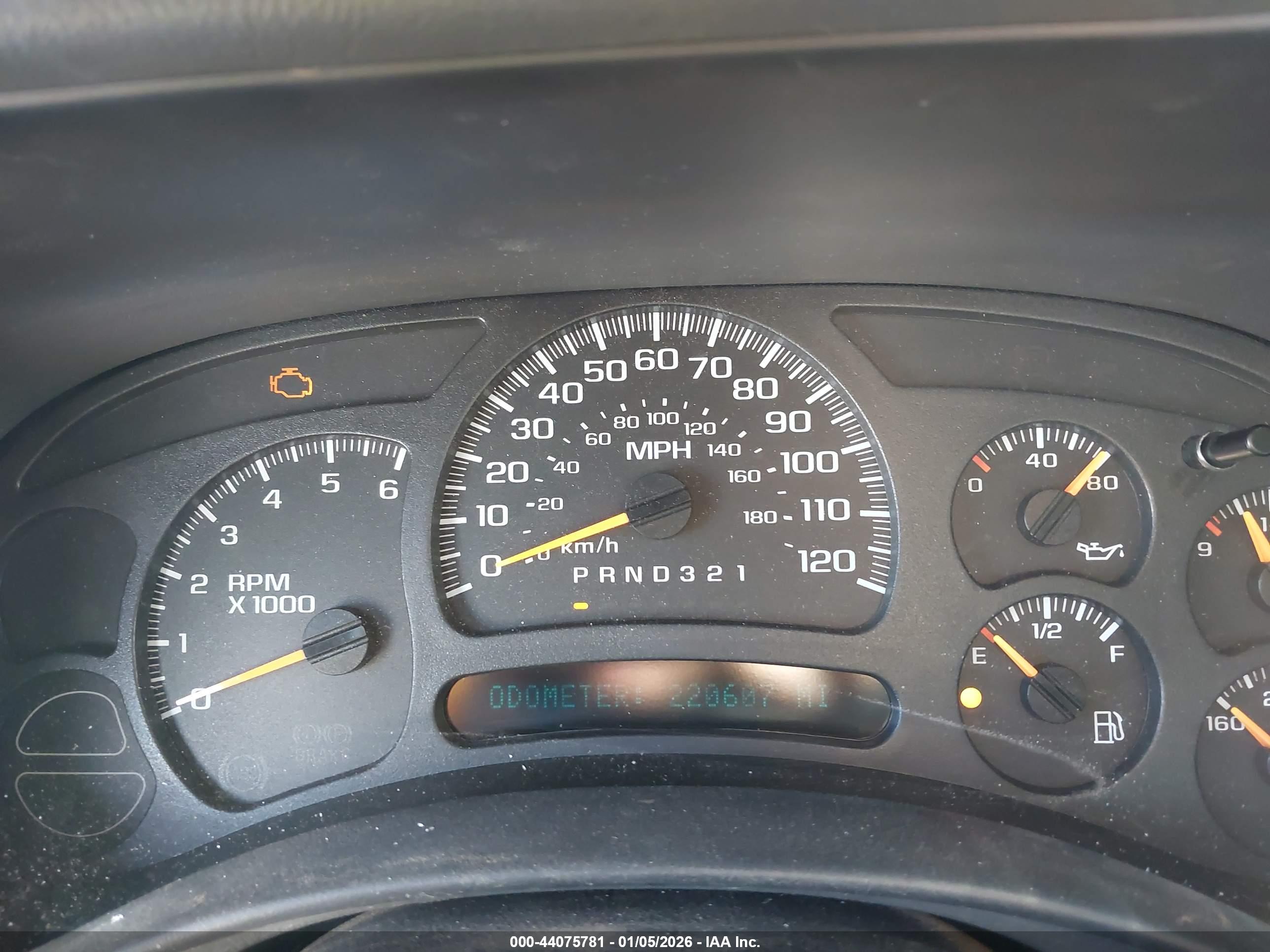CHEVROLET SILVERADO image 7