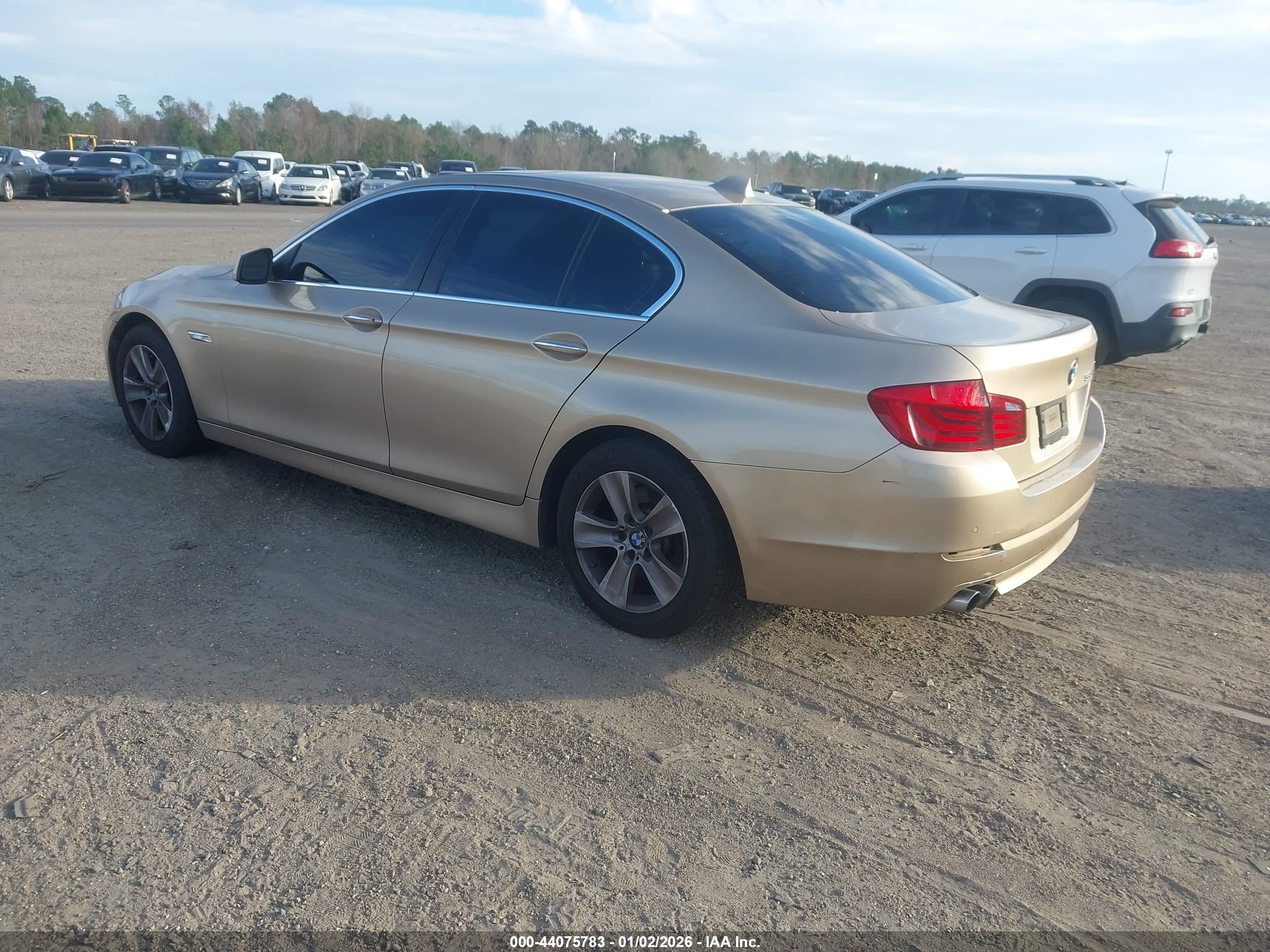 BMW 528I image 3