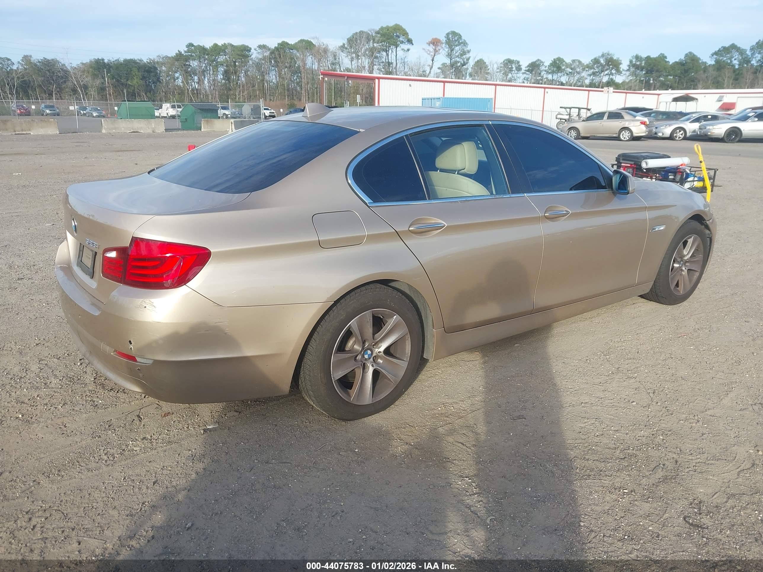 BMW 528I image 4
