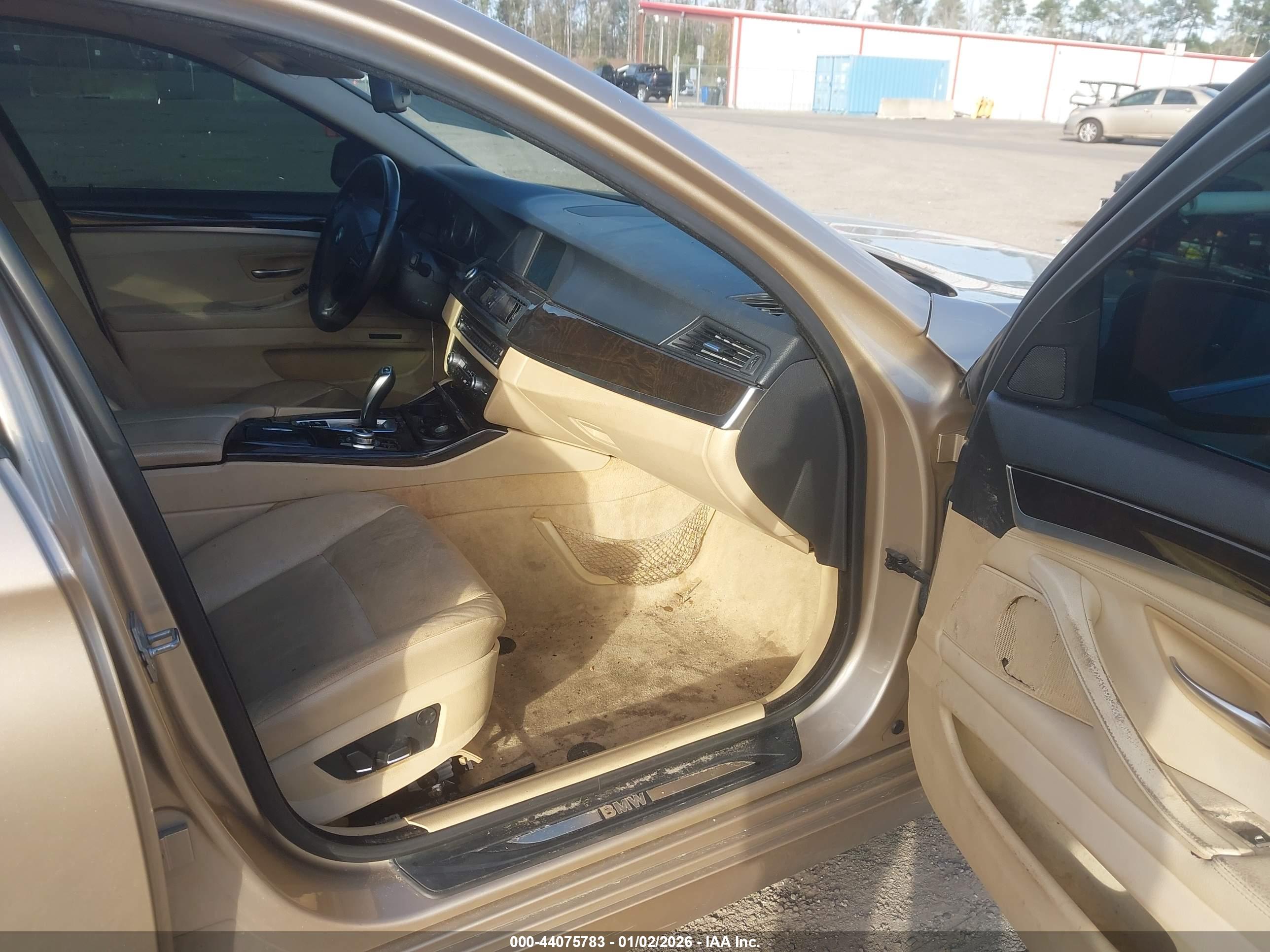 BMW 528I image 5