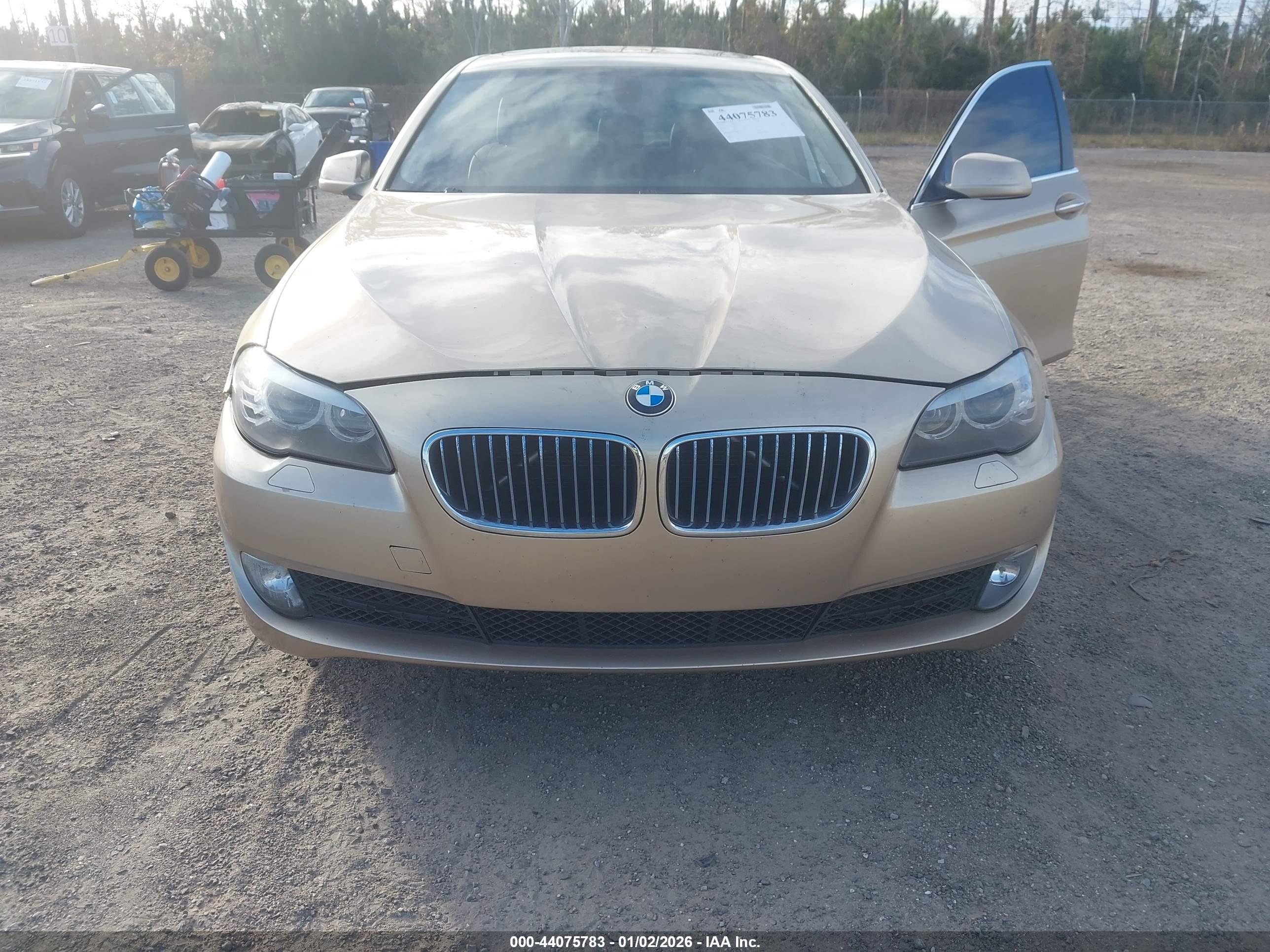 BMW 528I image 6