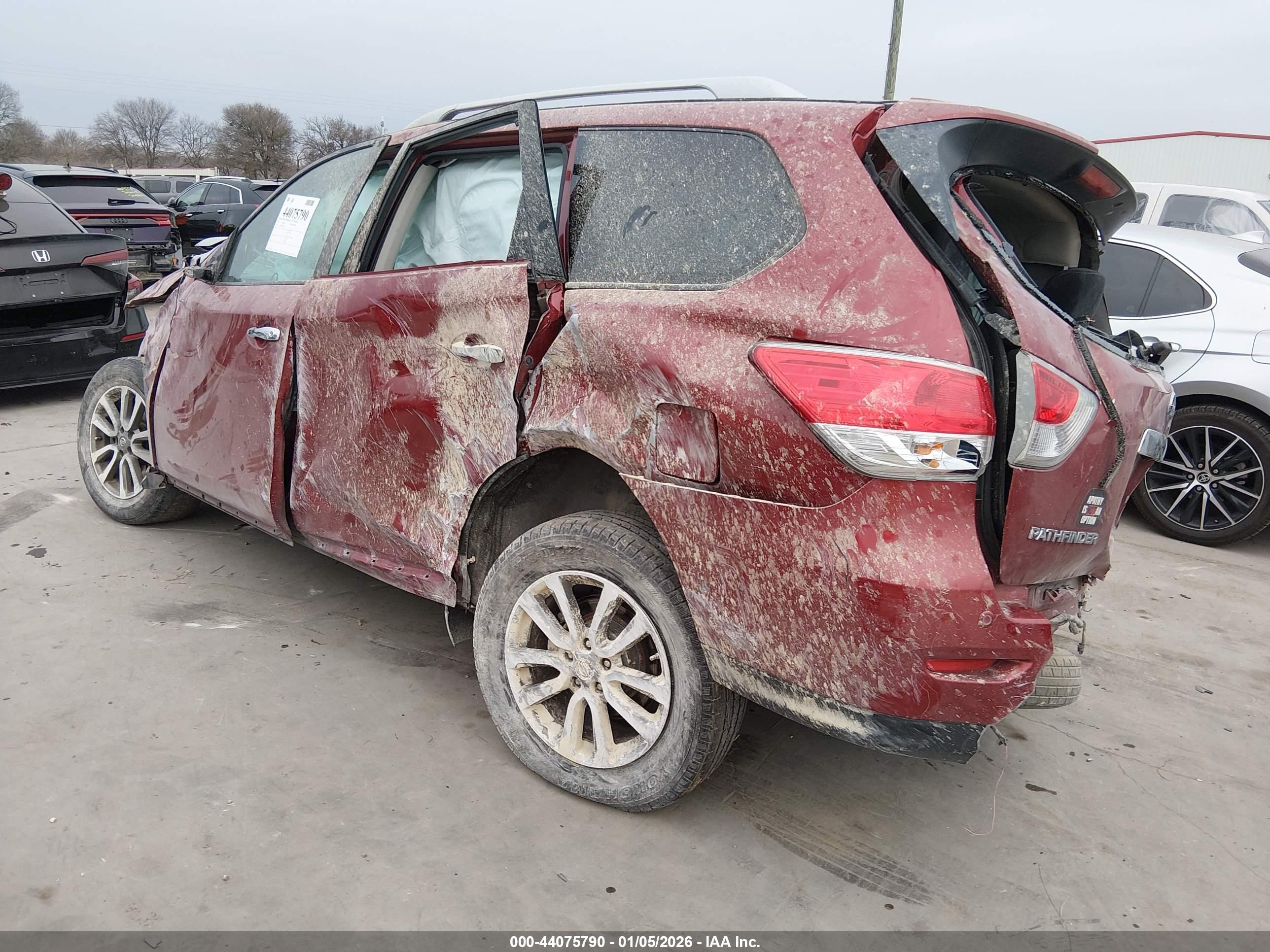 NISSAN PATHFINDER image 3