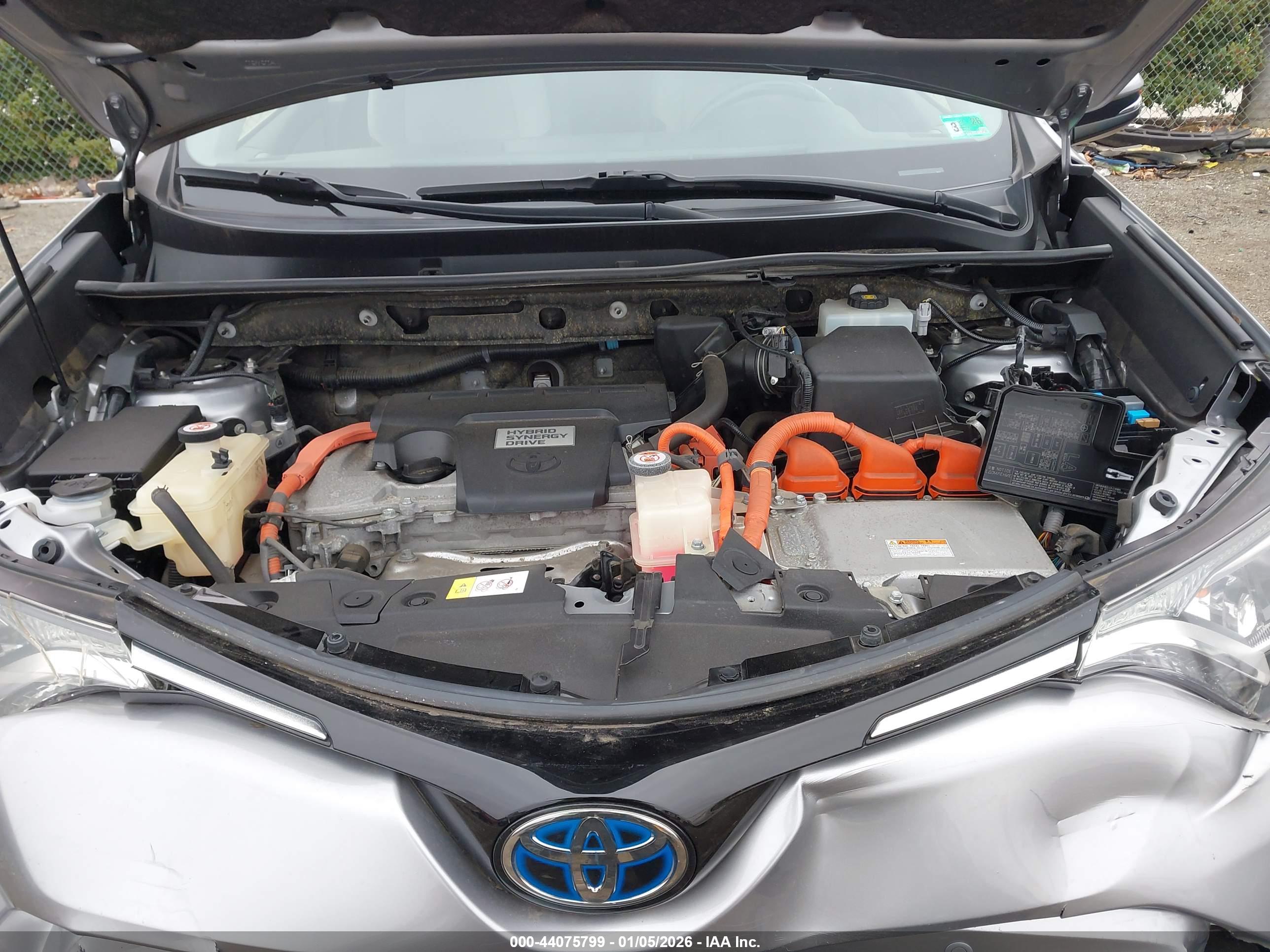 TOYOTA RAV4 image 10