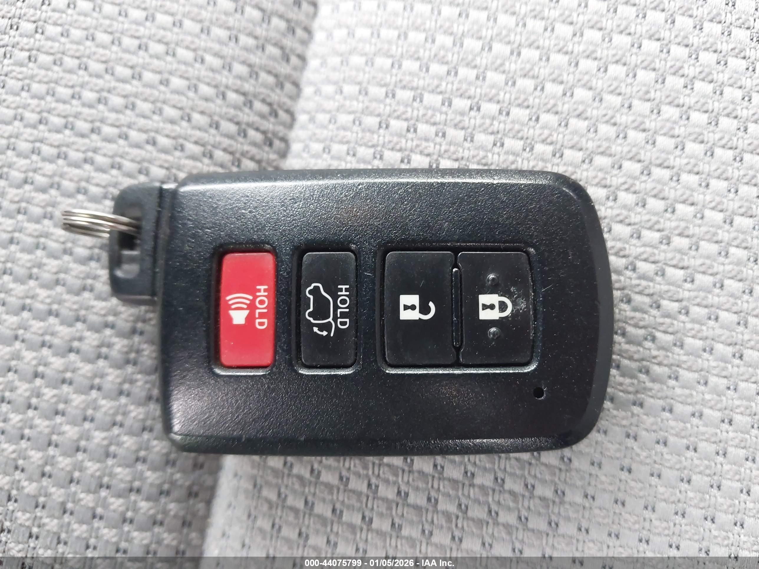 TOYOTA RAV4 image 11
